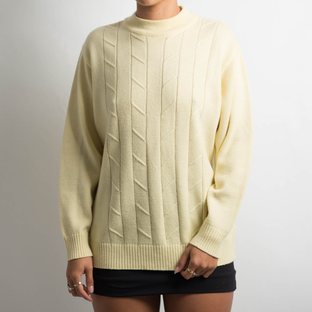 TEXTURED YELLOW KNIT SWEATER