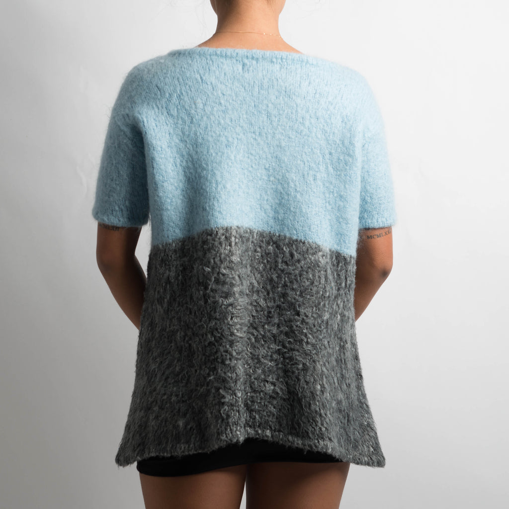 SHORT SLEEVE KNIT SWEATER
