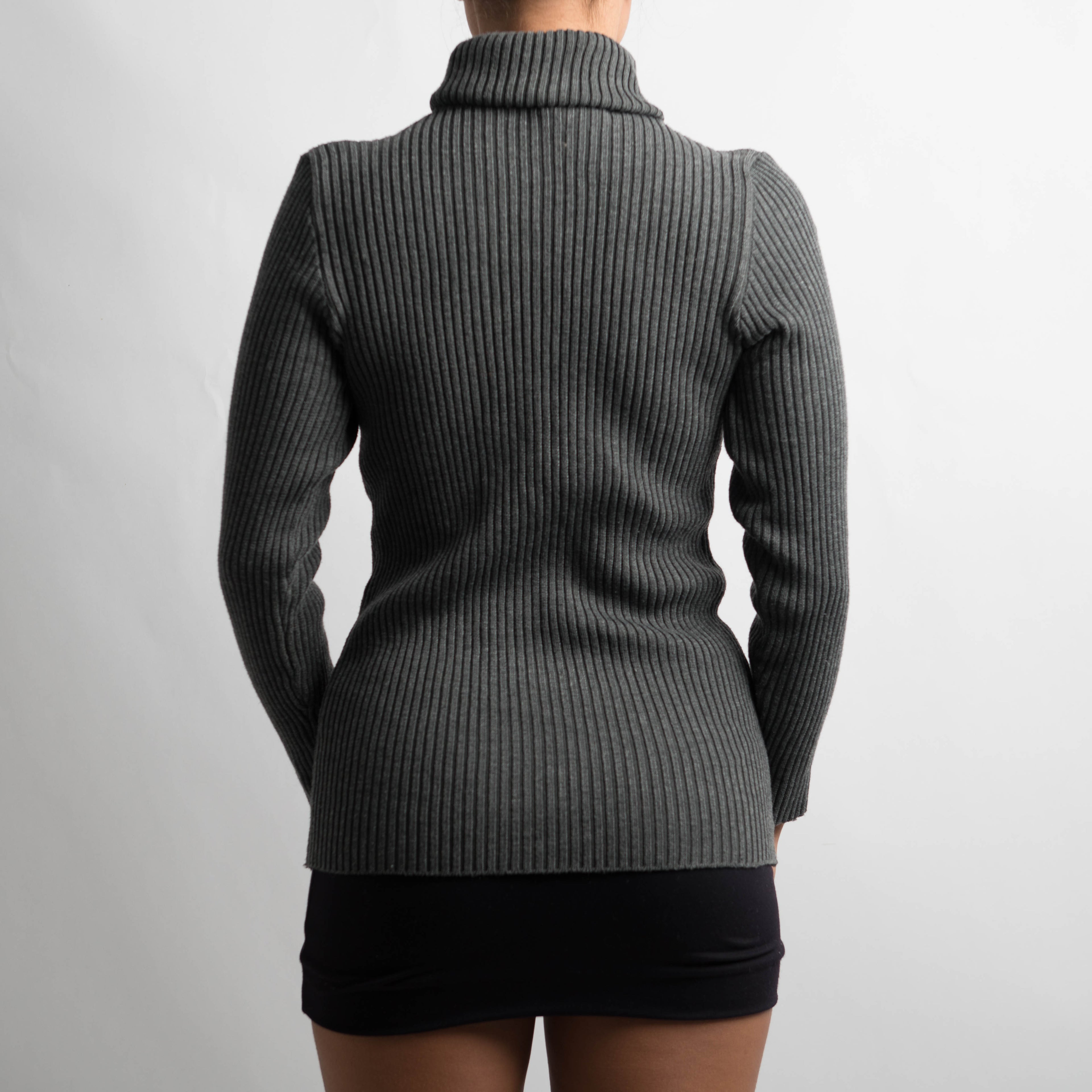 GREY TURTLENECK TOP