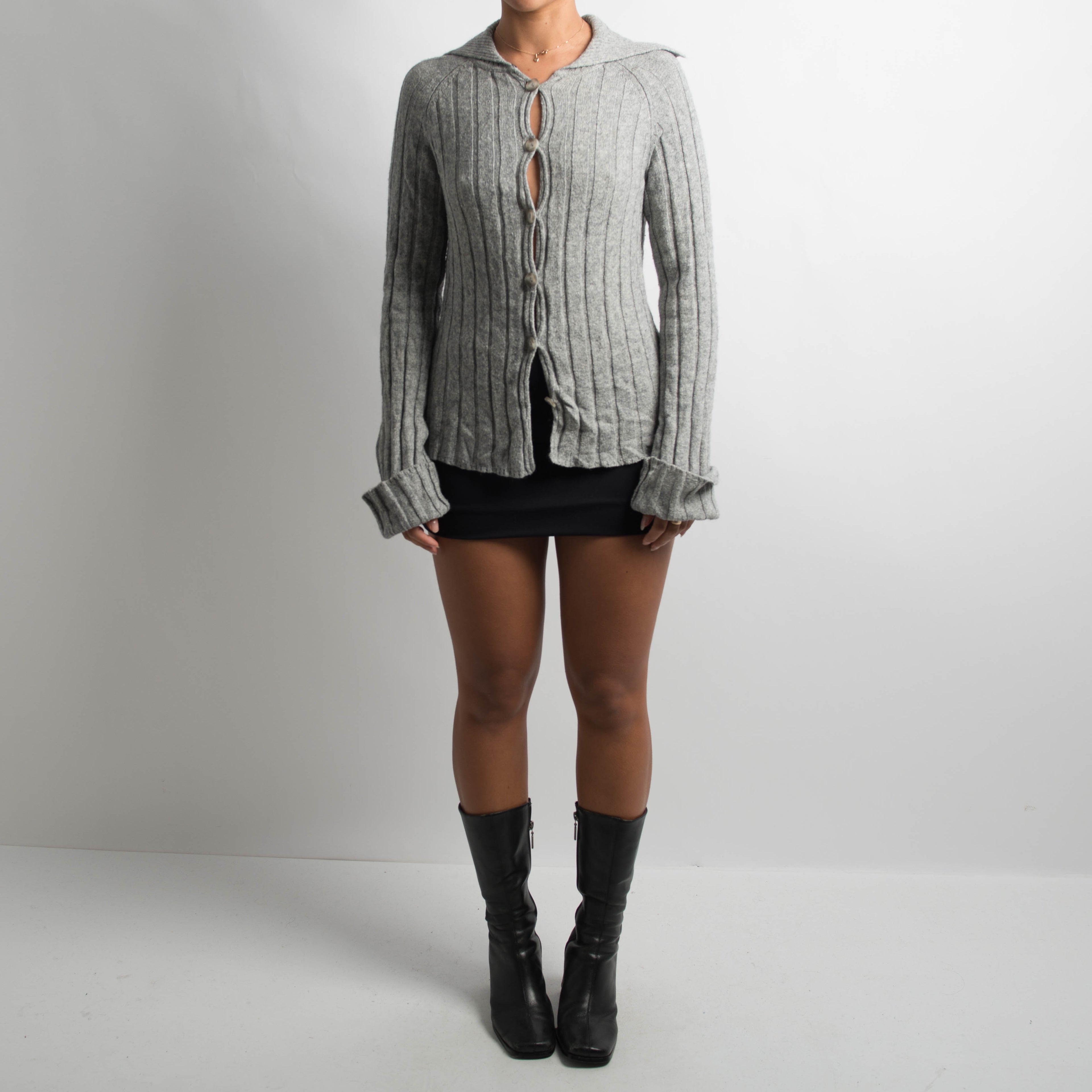 GREY RIBBED WOOL CARDIGAN