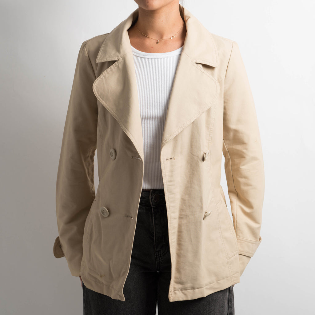 BEIGE SHORT TRENCH COAT