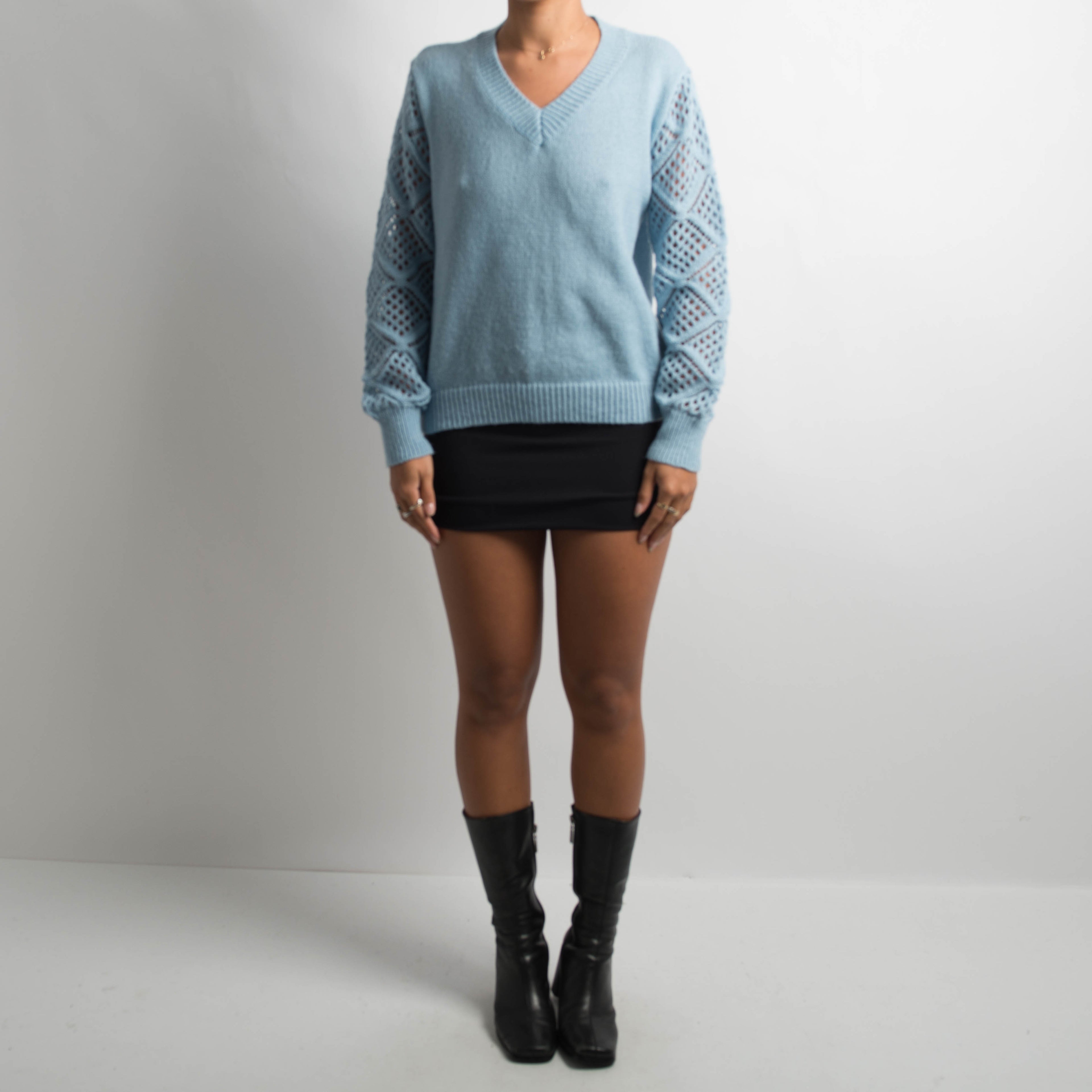 BLUE KNIT SWEATER