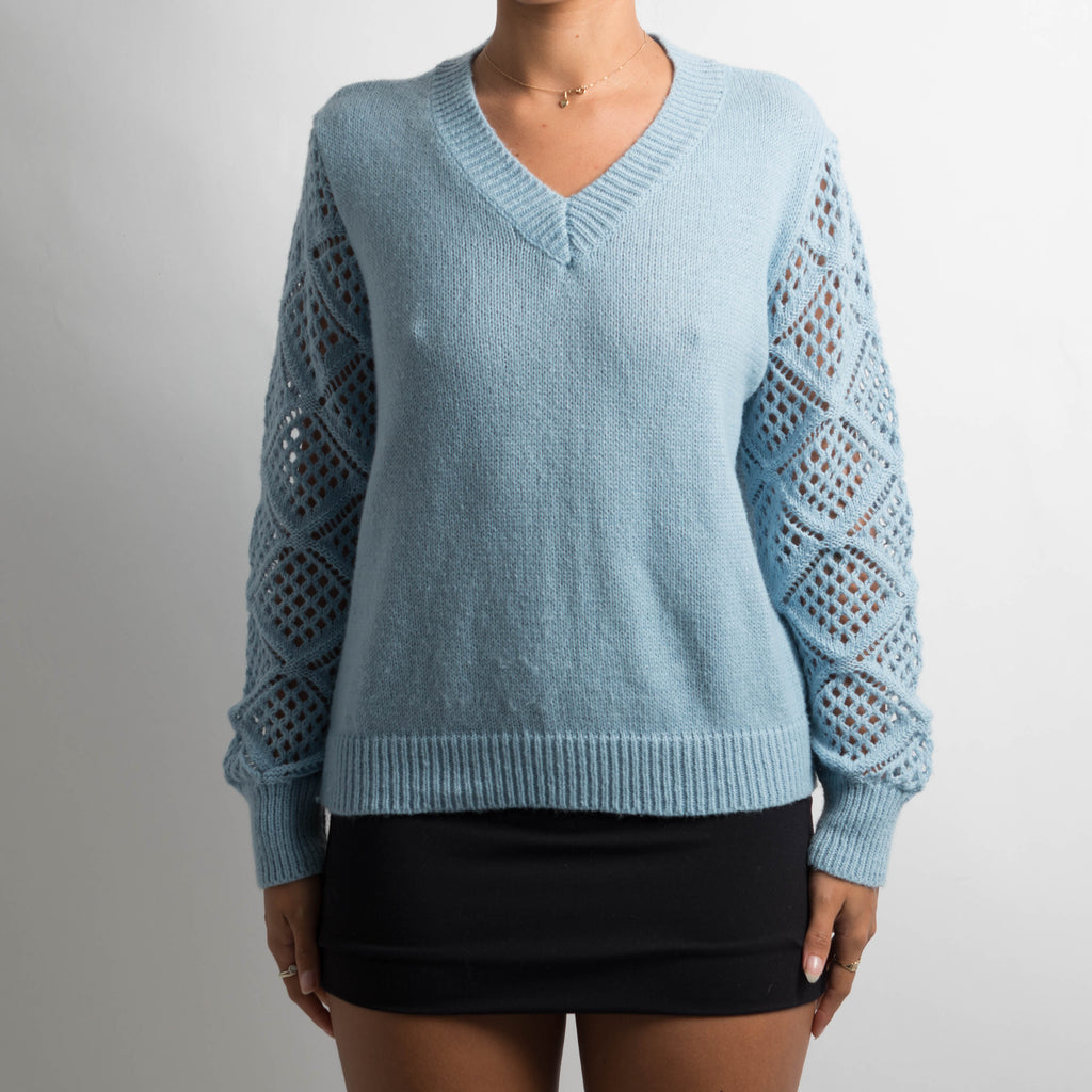 BLUE KNIT SWEATER