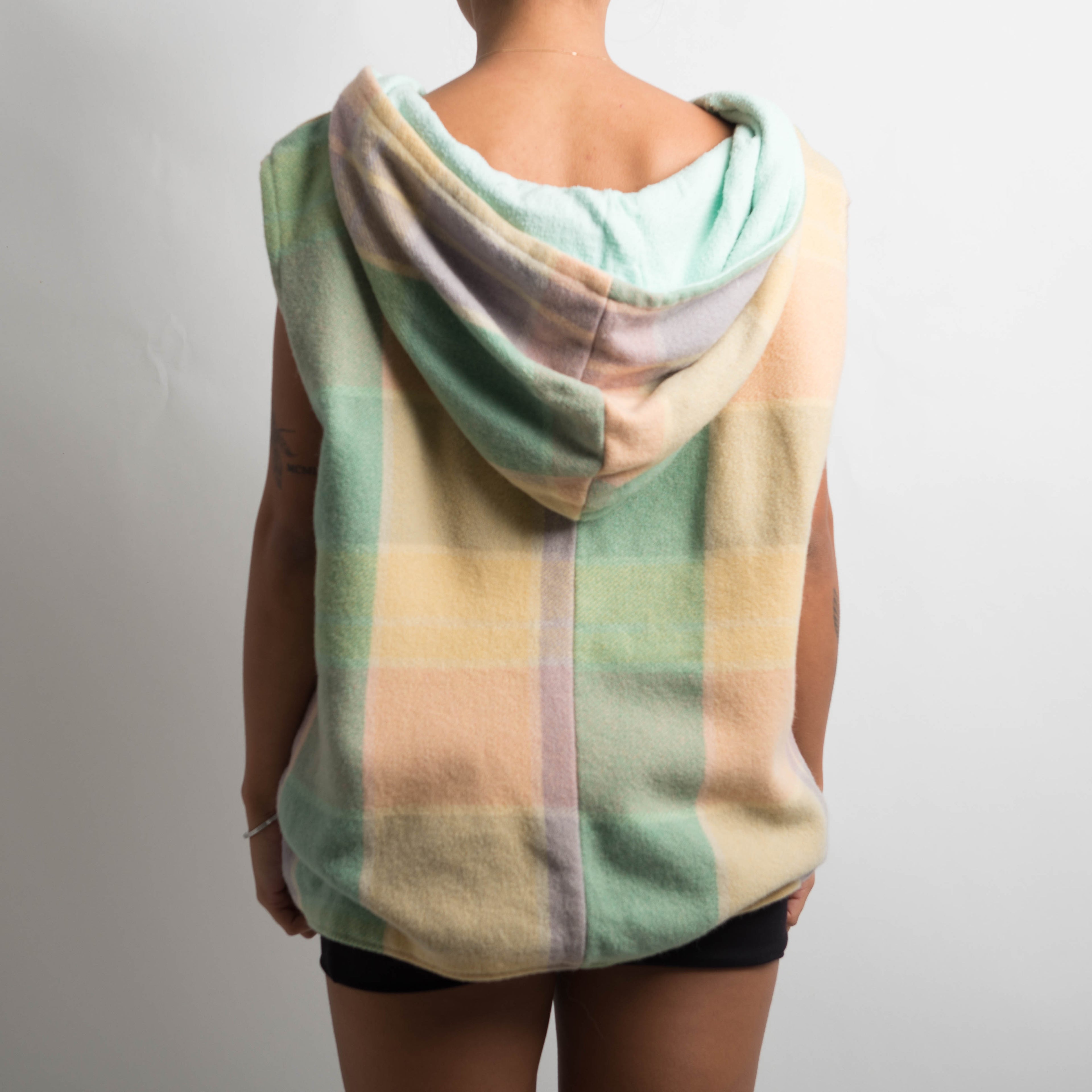 REVERSIBLE BUTTON VEST