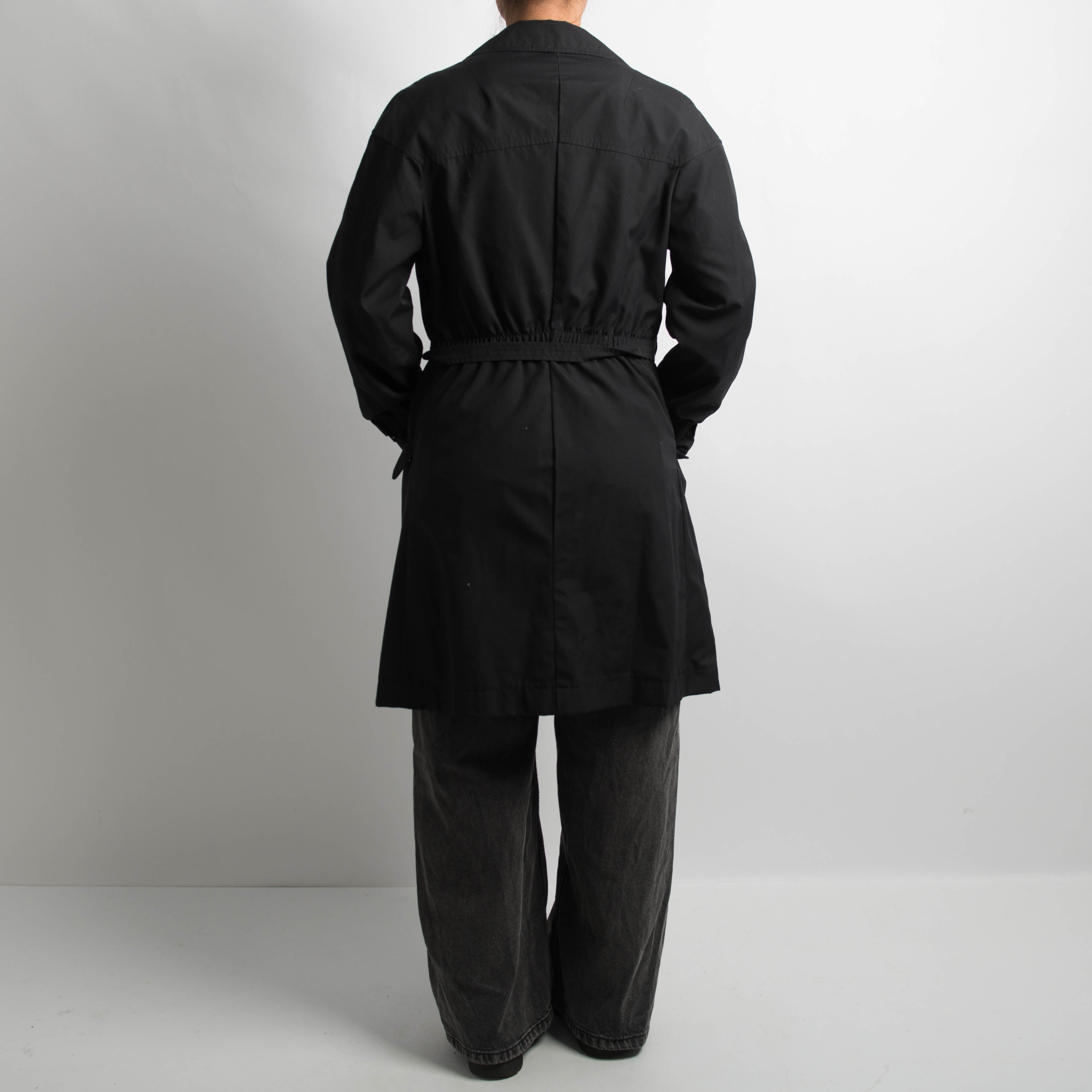 BLACK LIGHTWEIGHT COAT