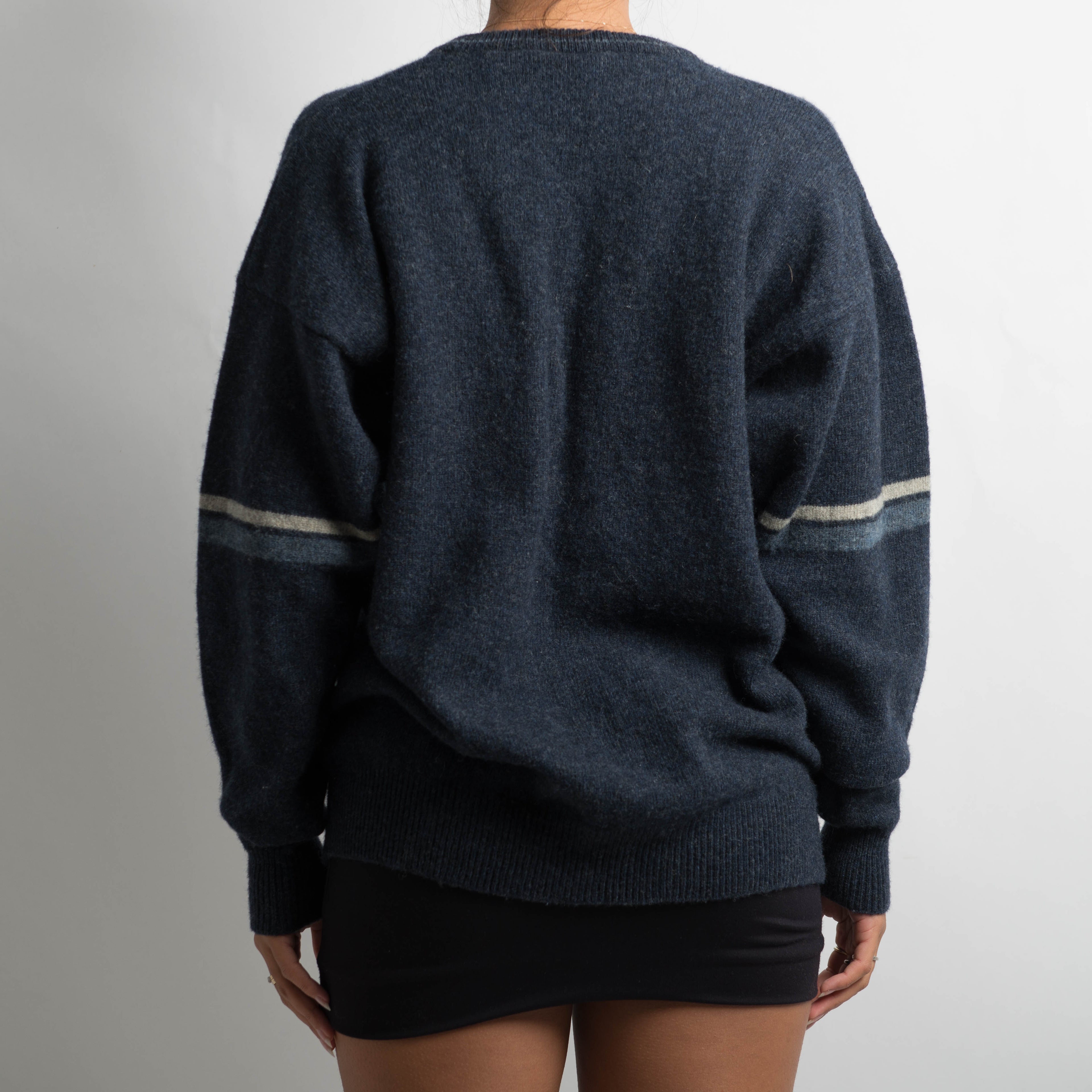 SKATER STYLE KNIT SWEATER