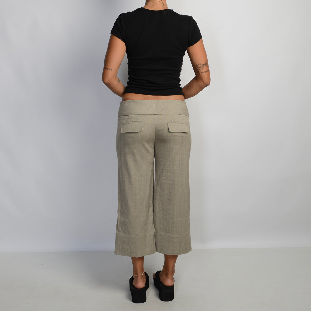 HERRINGBONE CAPRI PANTS