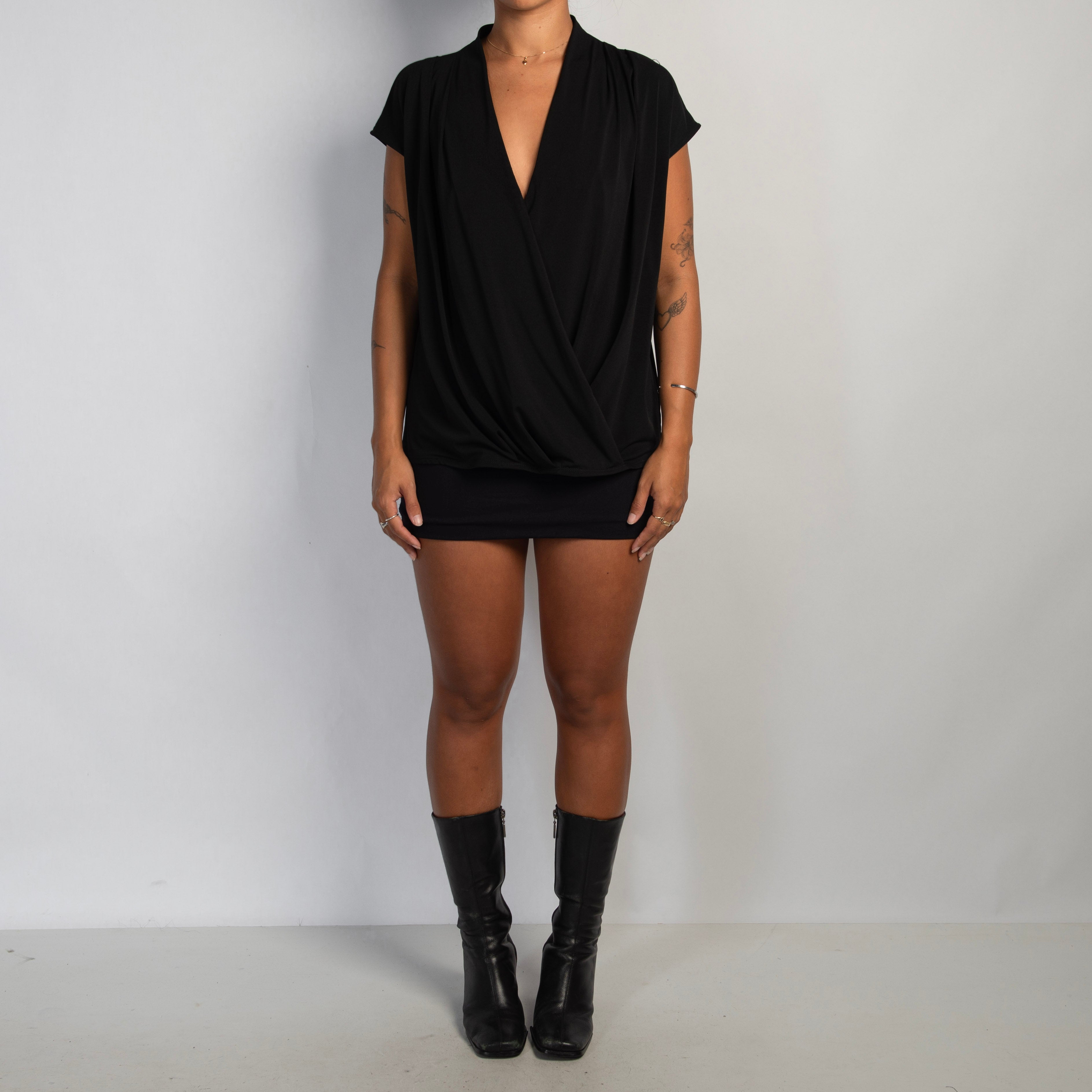BLACK DRAPE FRONT TOP