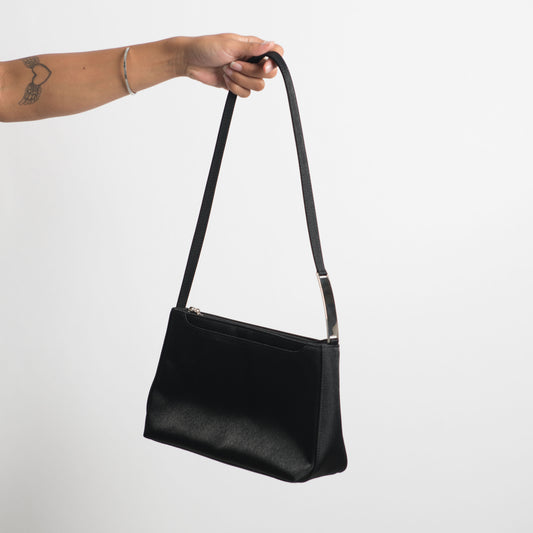 CLASSIC BLACK HANDBAG