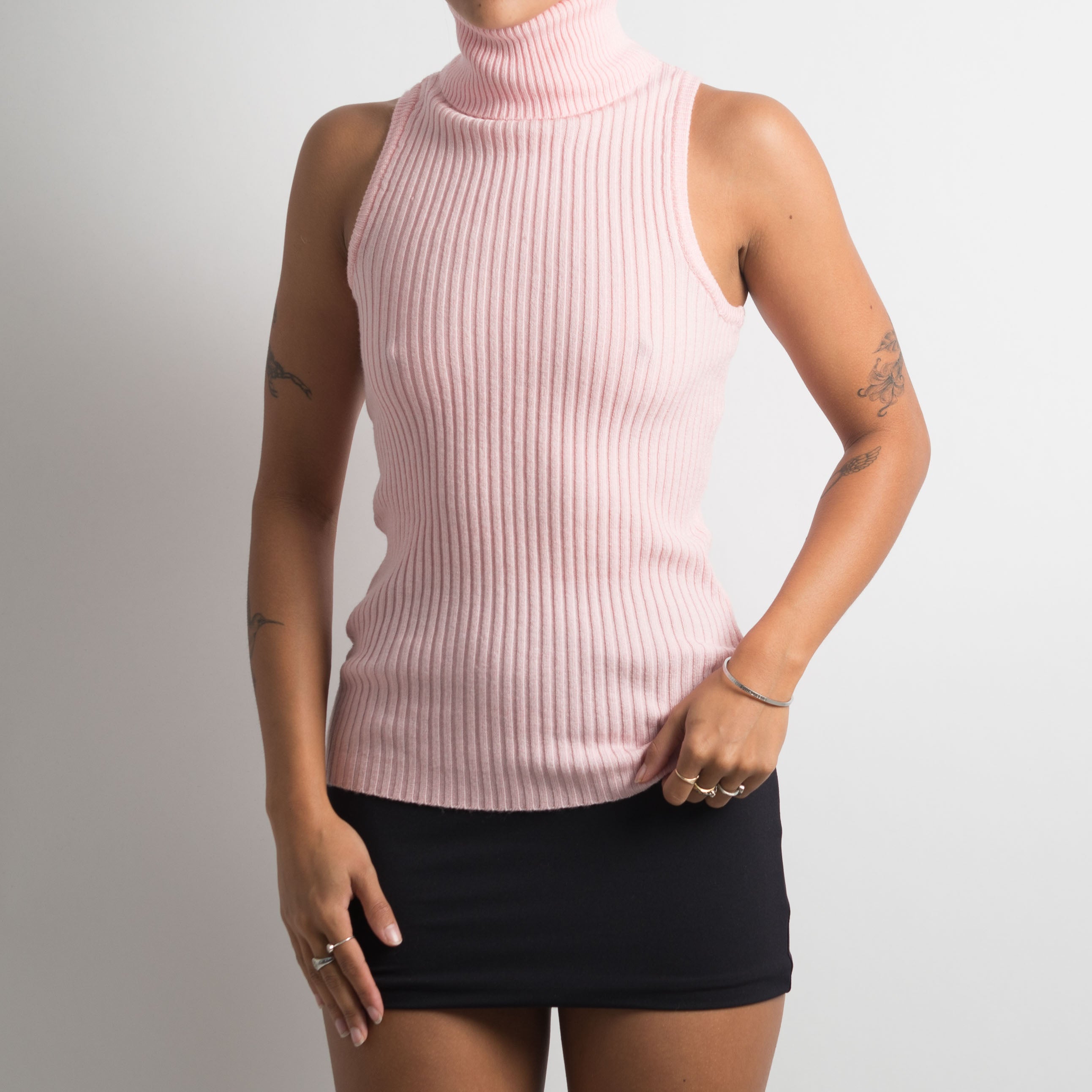 PINK SLEEVELESS TURTLENECK BEAN BY JESS