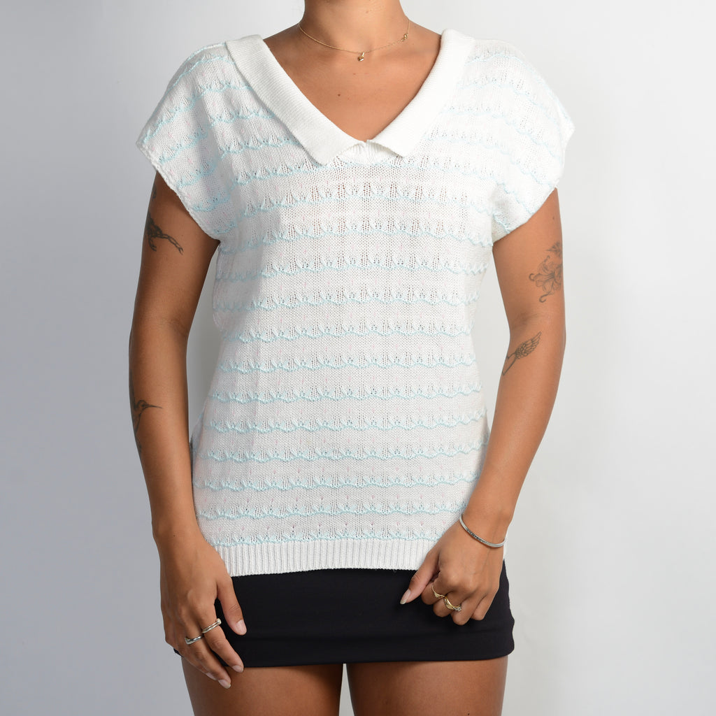 COLLARED KNIT TOP