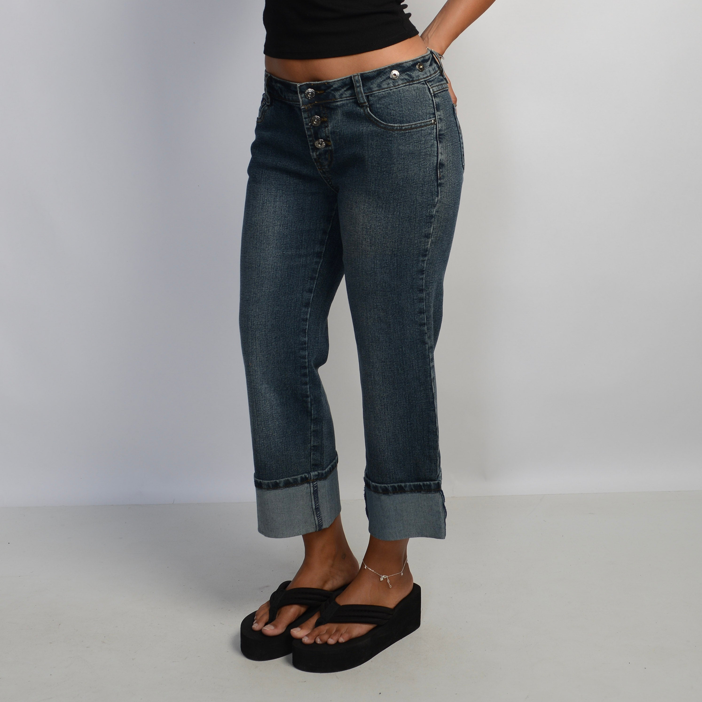 DENIM CUFF CAPRI JEANS