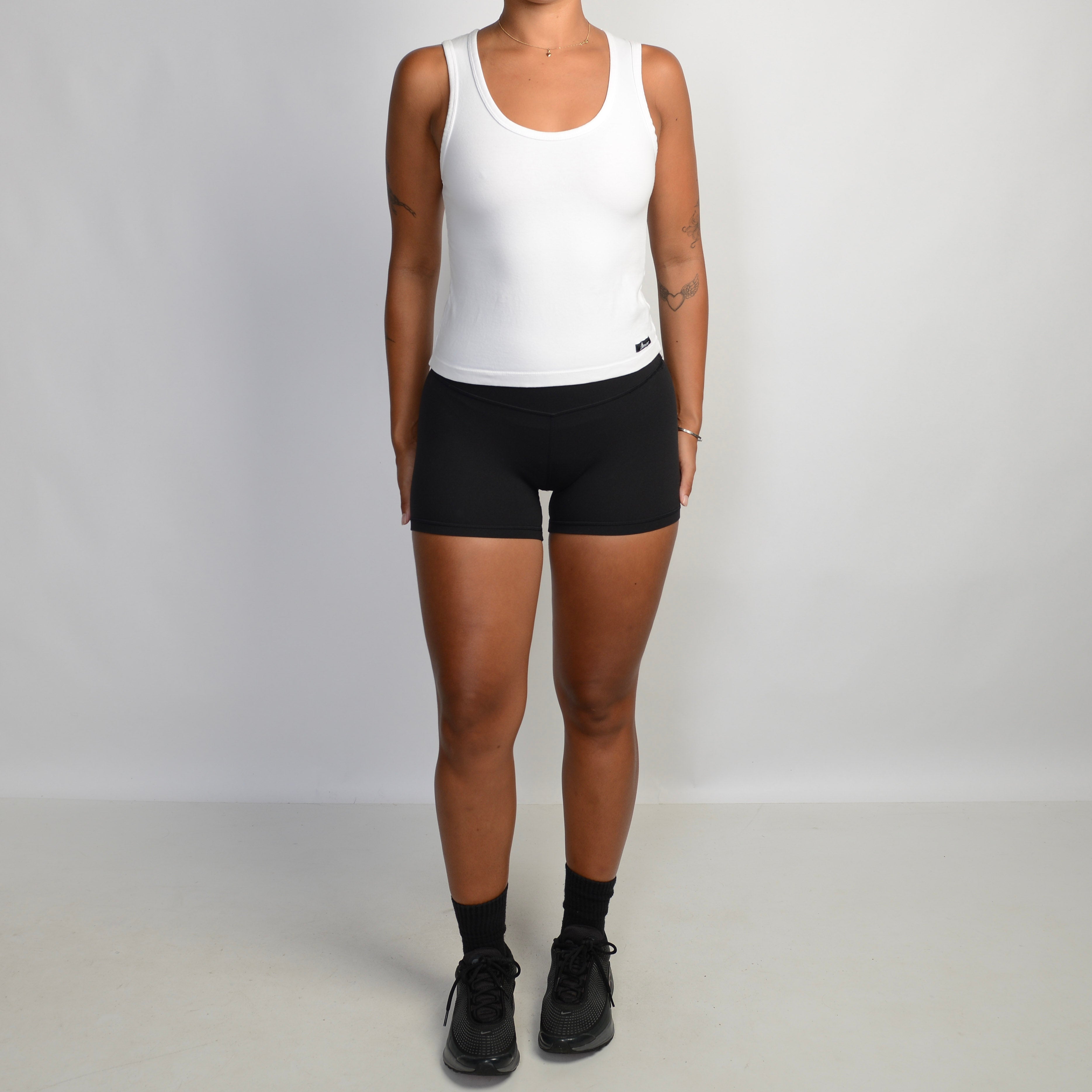 WHITE SCOOP TANK TOP