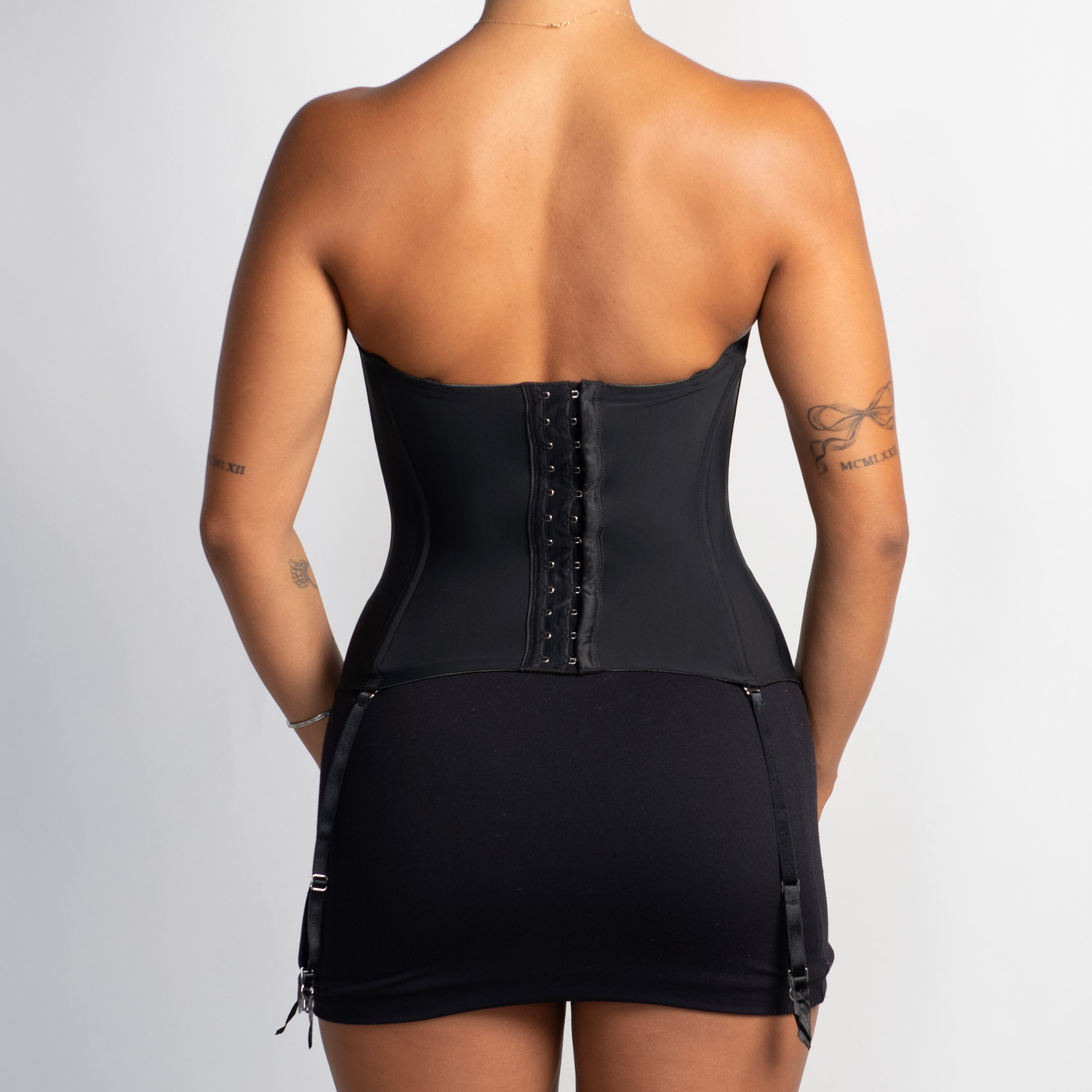 BLACK STRAPLESS BUSTIER