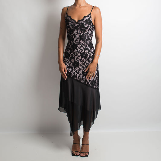 BLACK LACE EVENING DRESS