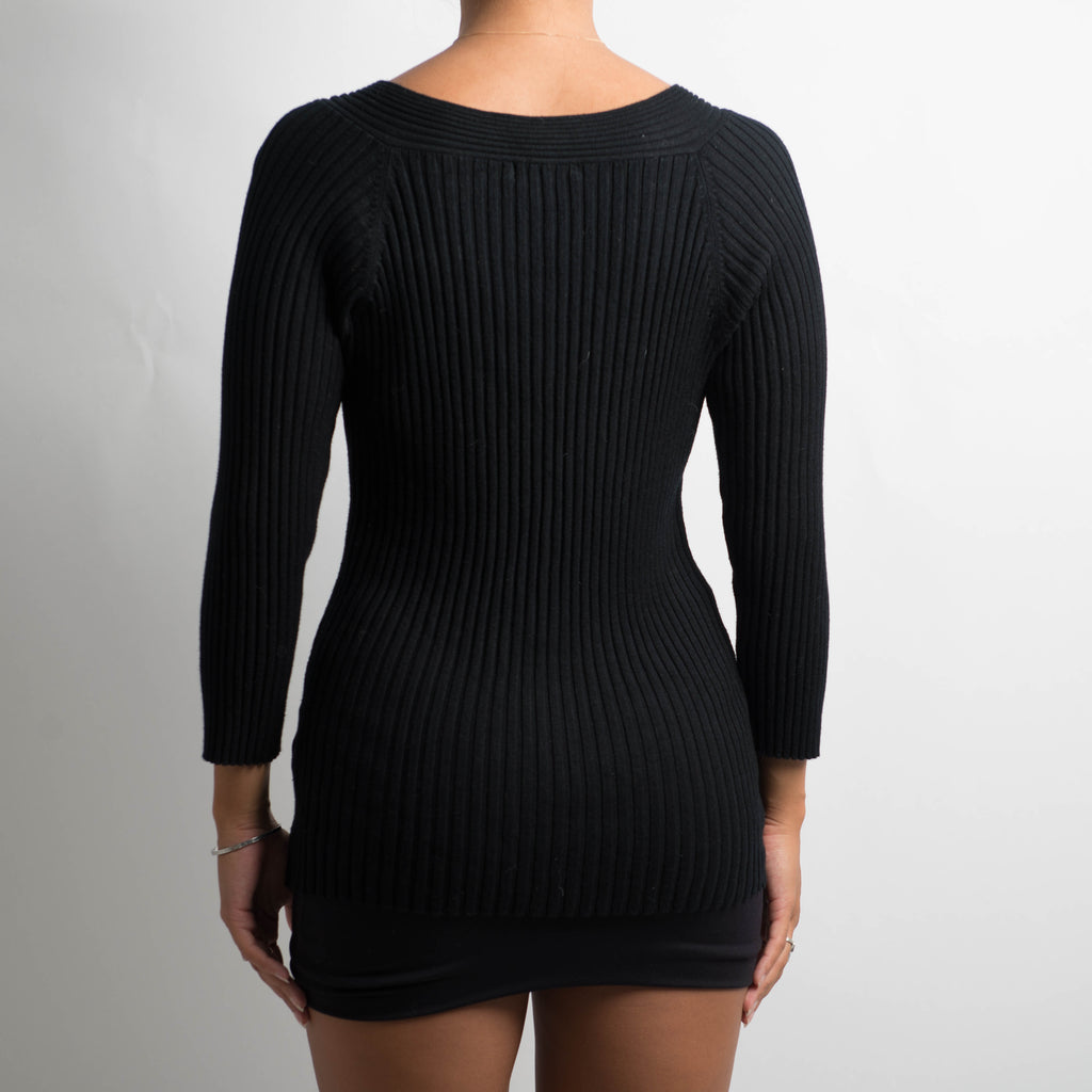 BLACK RIBBED LONG SLEEVE TOP