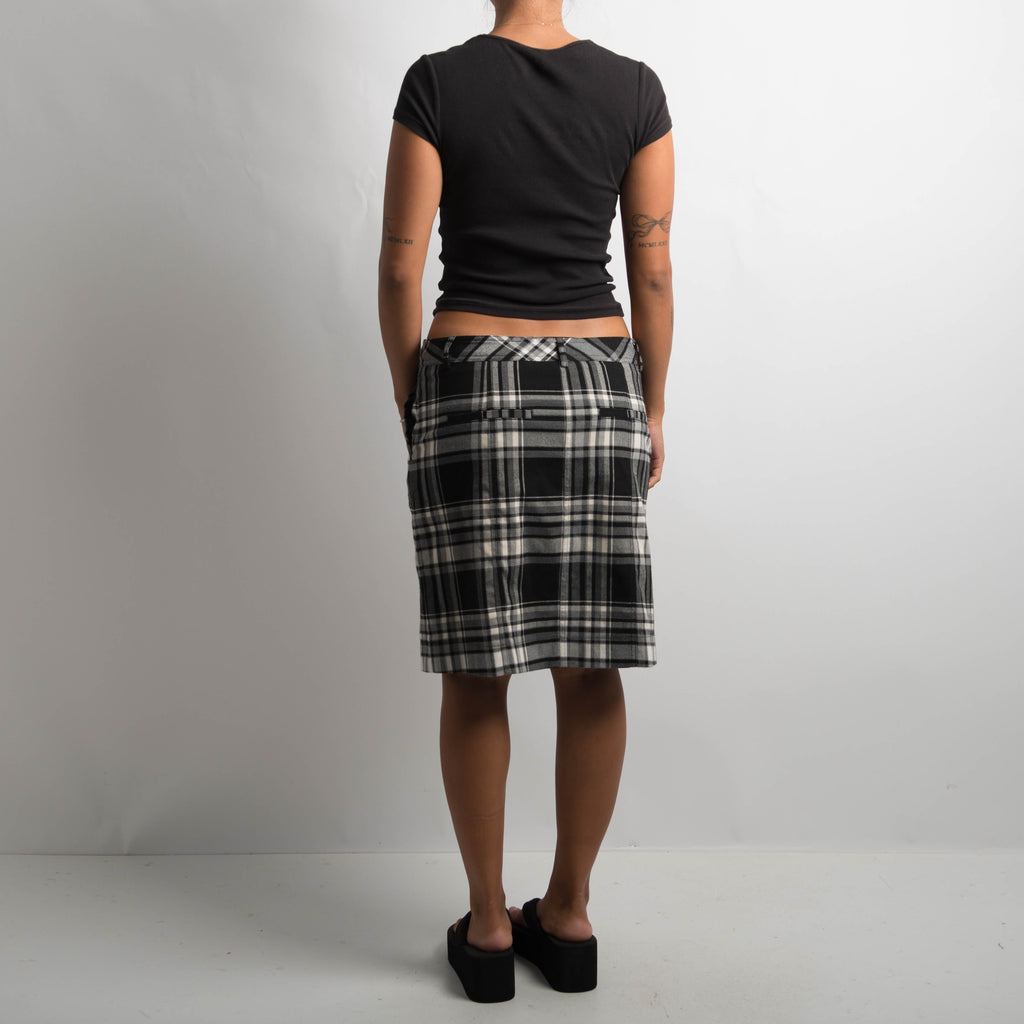 PLAID KNEE LENGTH SKIRT