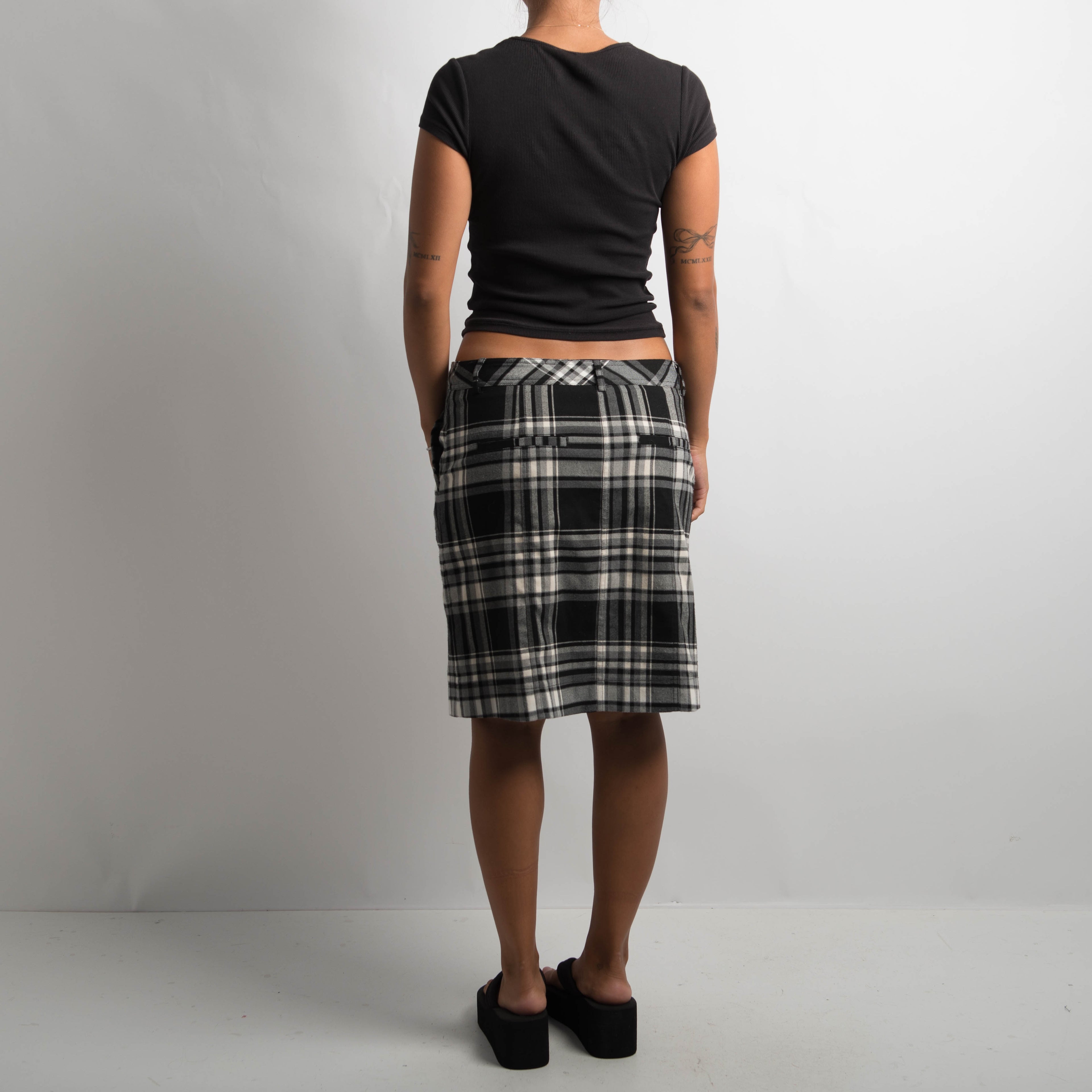 PLAID KNEE LENGTH SKIRT
