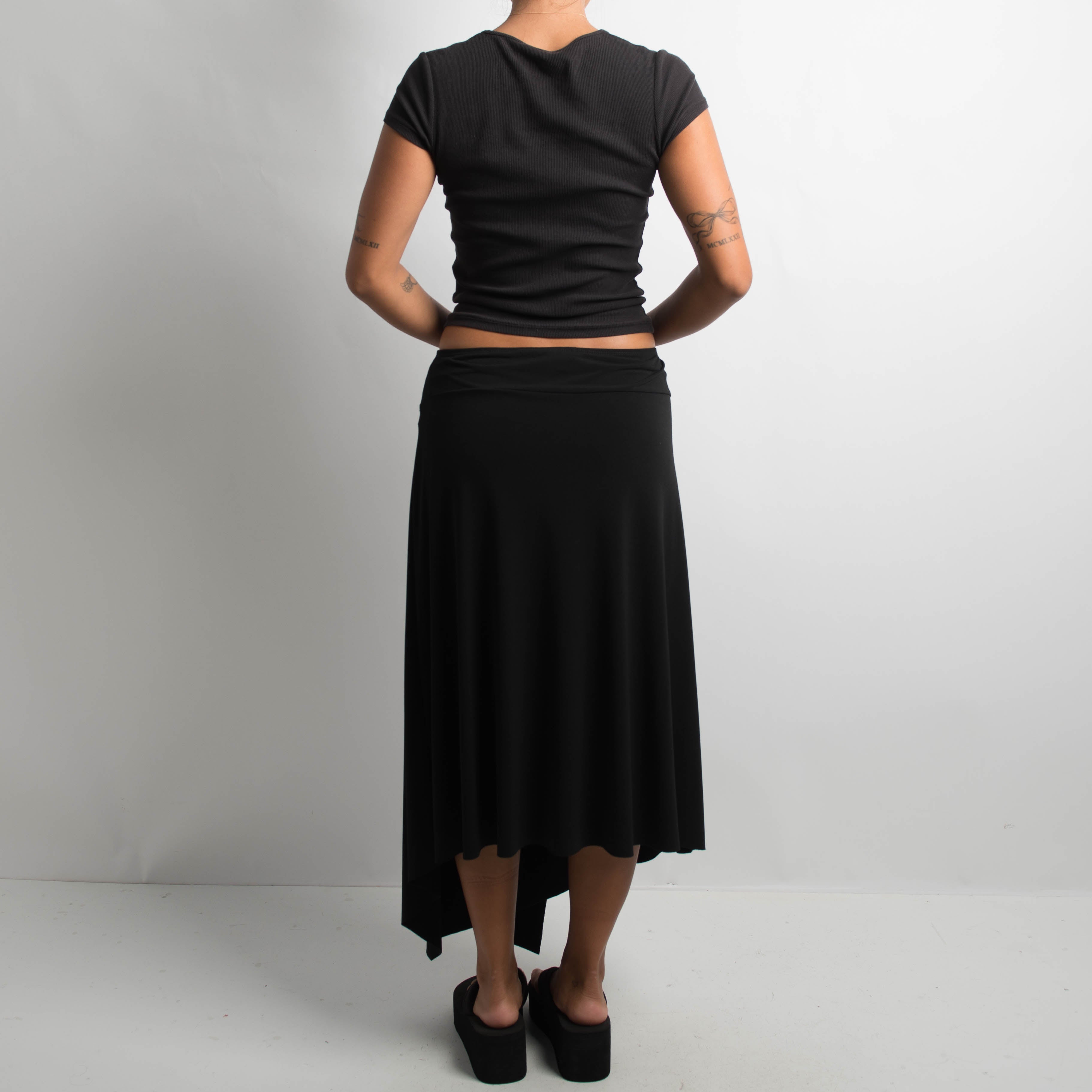 BLACK STRETCH MIDI SKIRT
