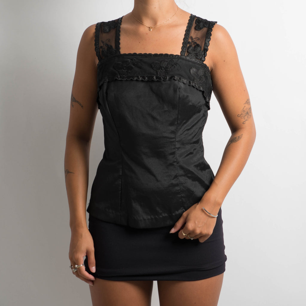BLACK LACE TRIM TOP