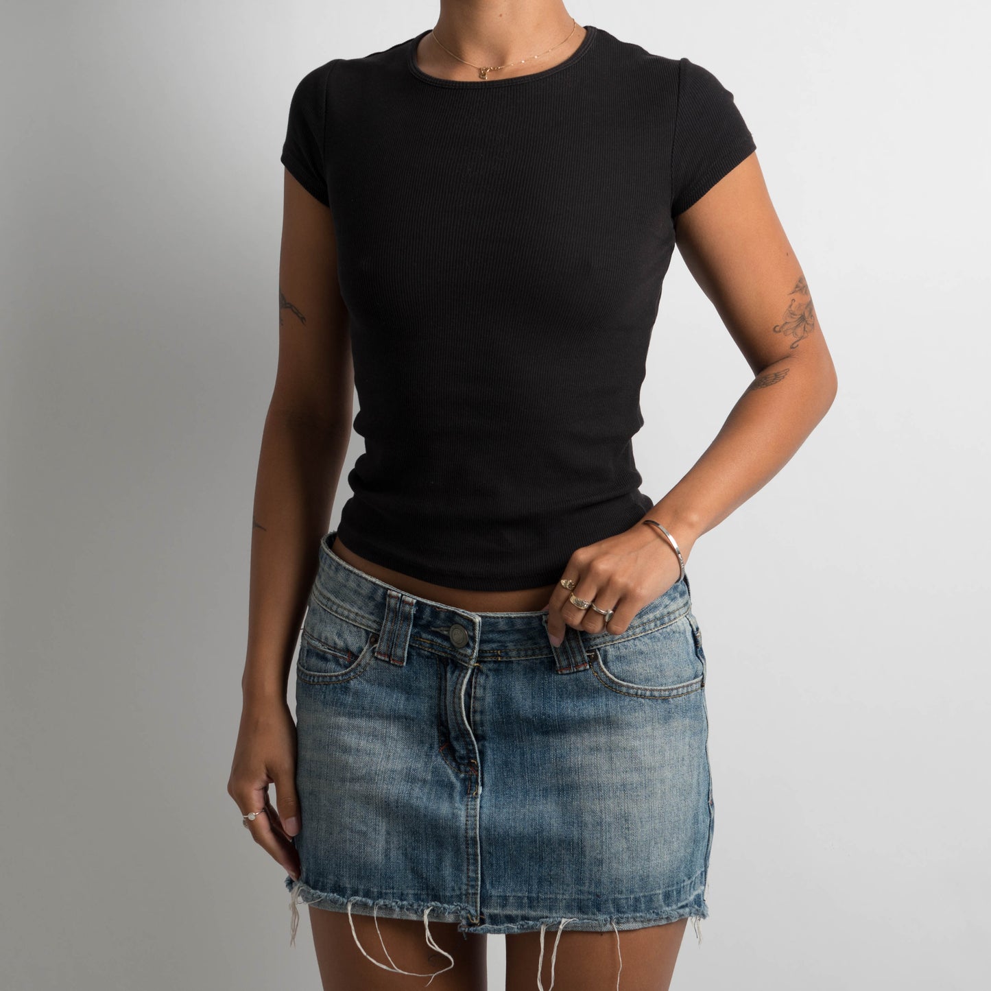 MID WASH DENIM MINI SKIRT