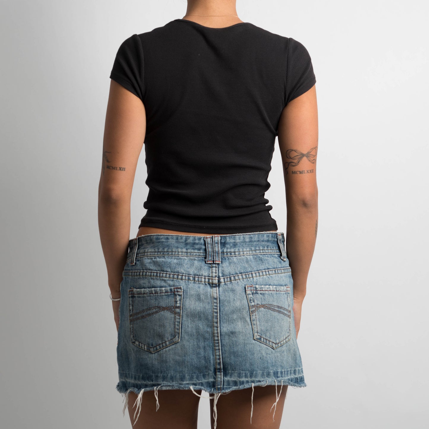 MID WASH DENIM MINI SKIRT