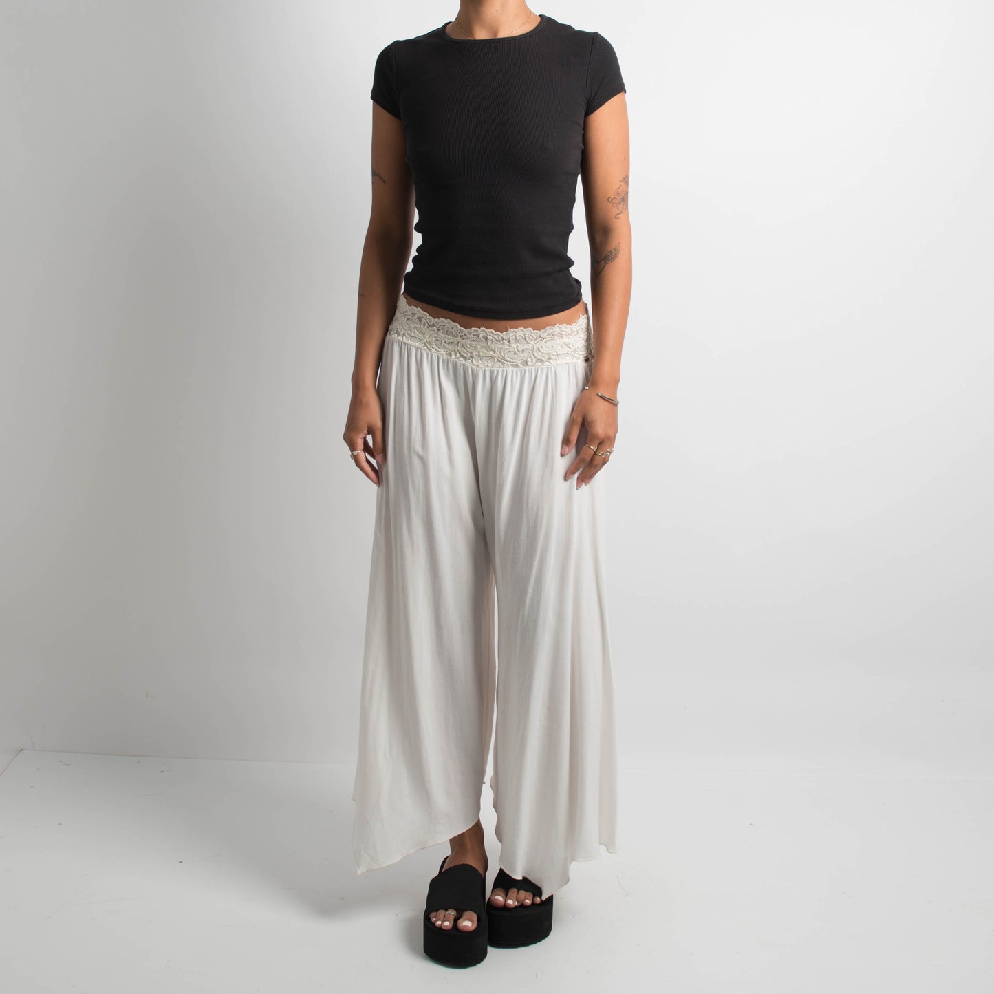 FLOWY WIDE LEG PANTS