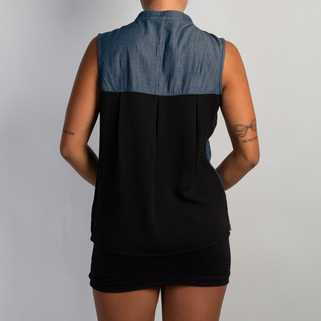 DENIM SLEEVELESS BLOUSE