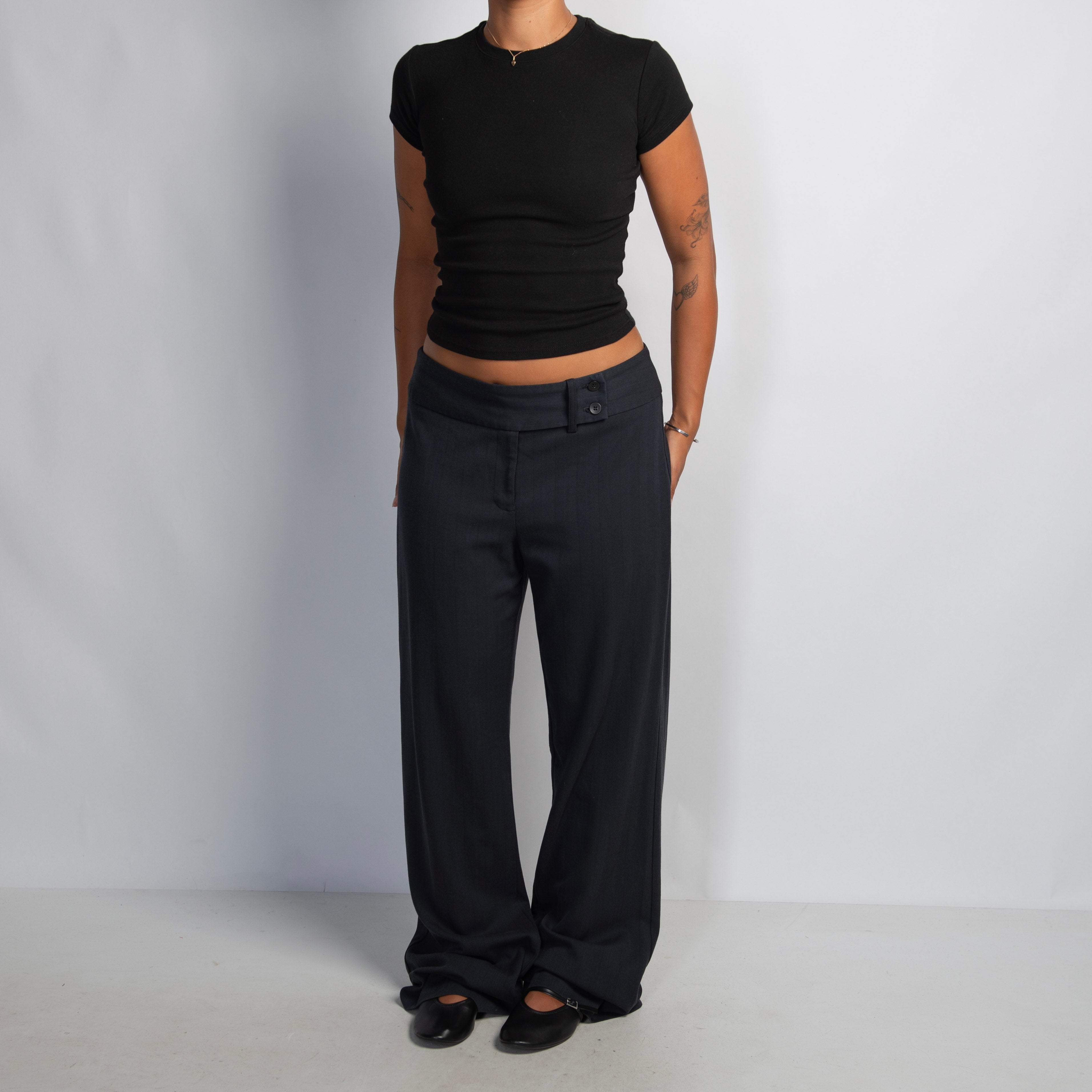 NAVY RELAXED TROUSERS