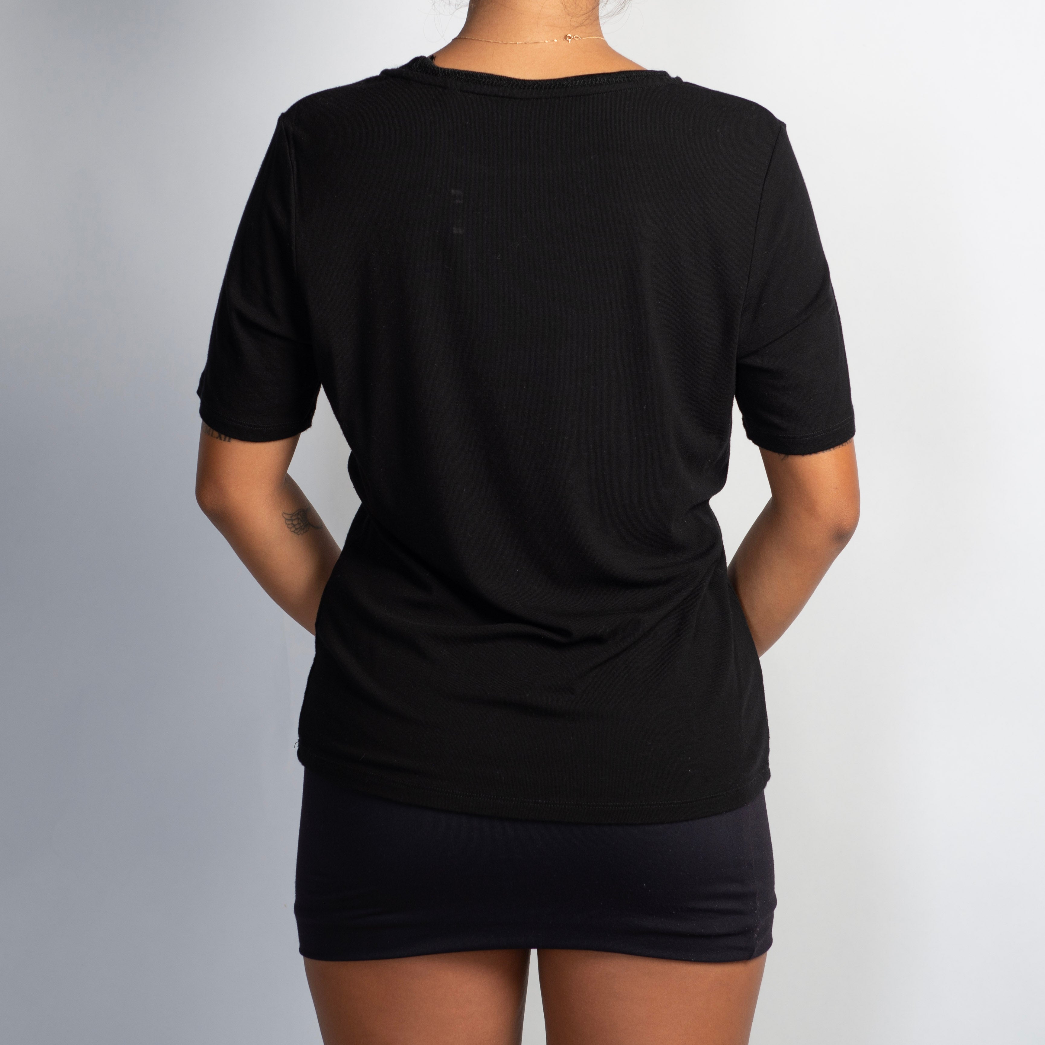 BLACK STRETCH TSHIRT