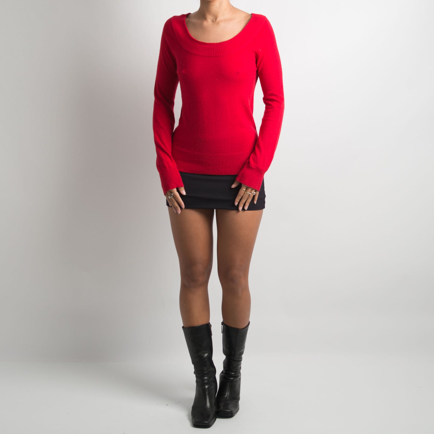 RED KNIT LONG SLEEVE