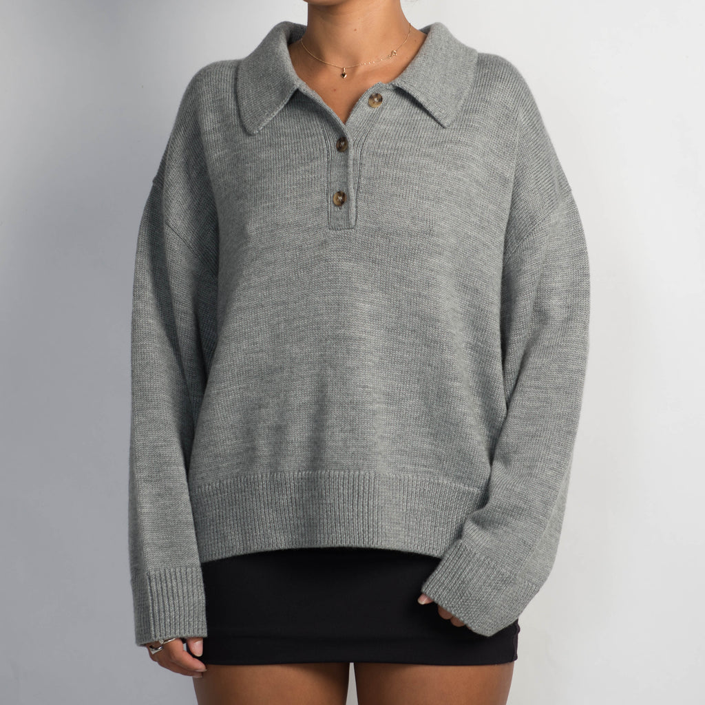 GREY COLLARED KNIT SWEATER