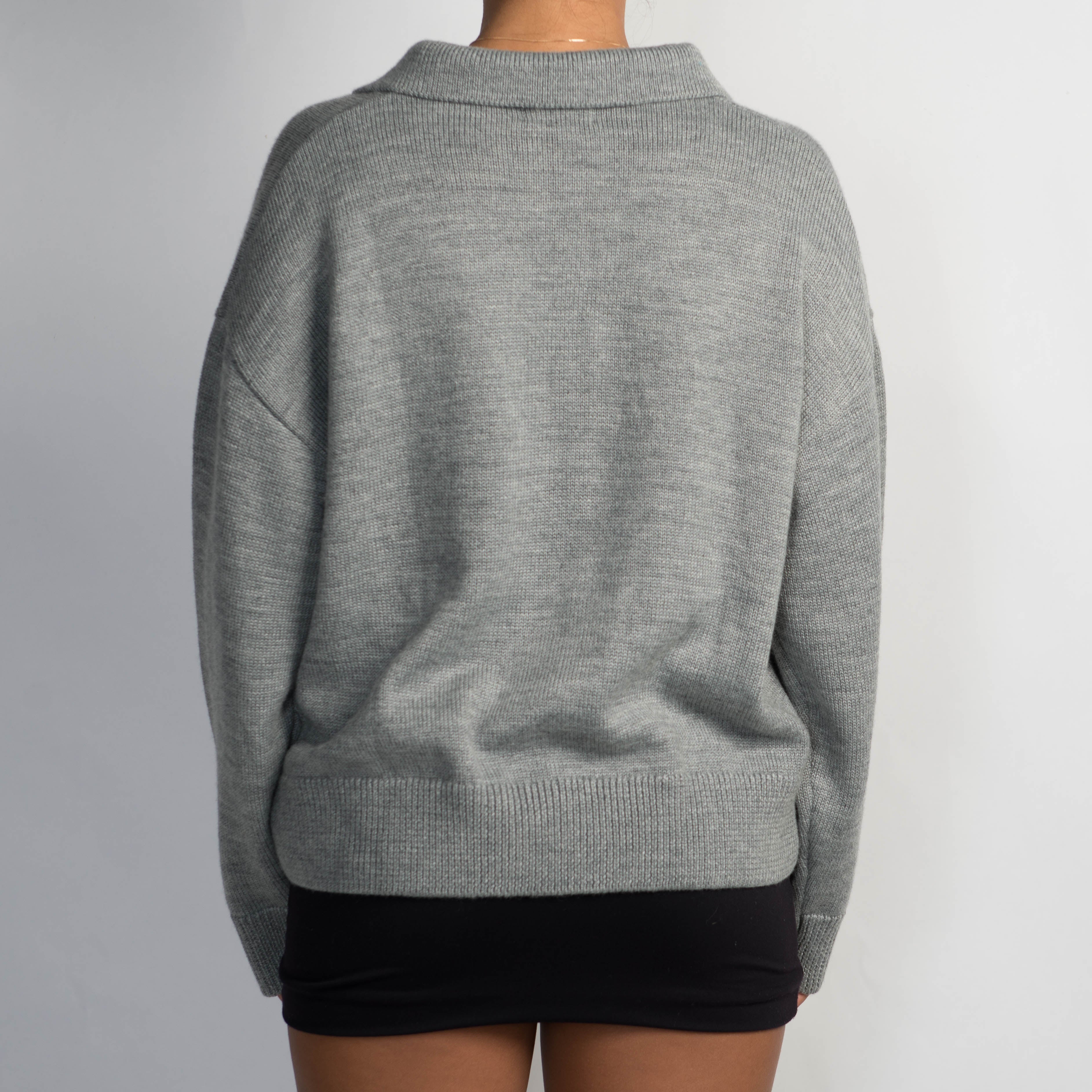 GREY COLLARED KNIT SWEATER
