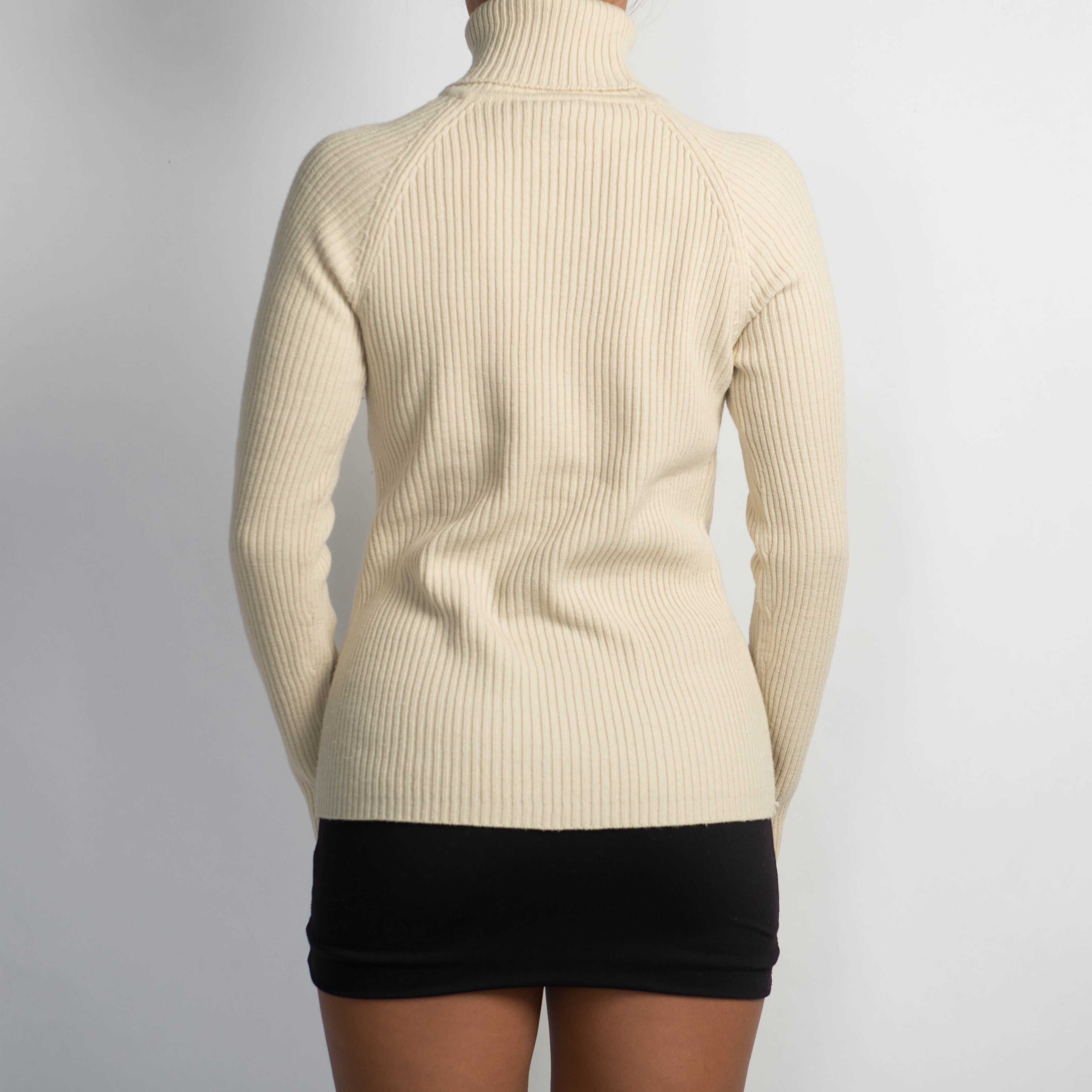 CREAM RIB TURTLENECK TOP