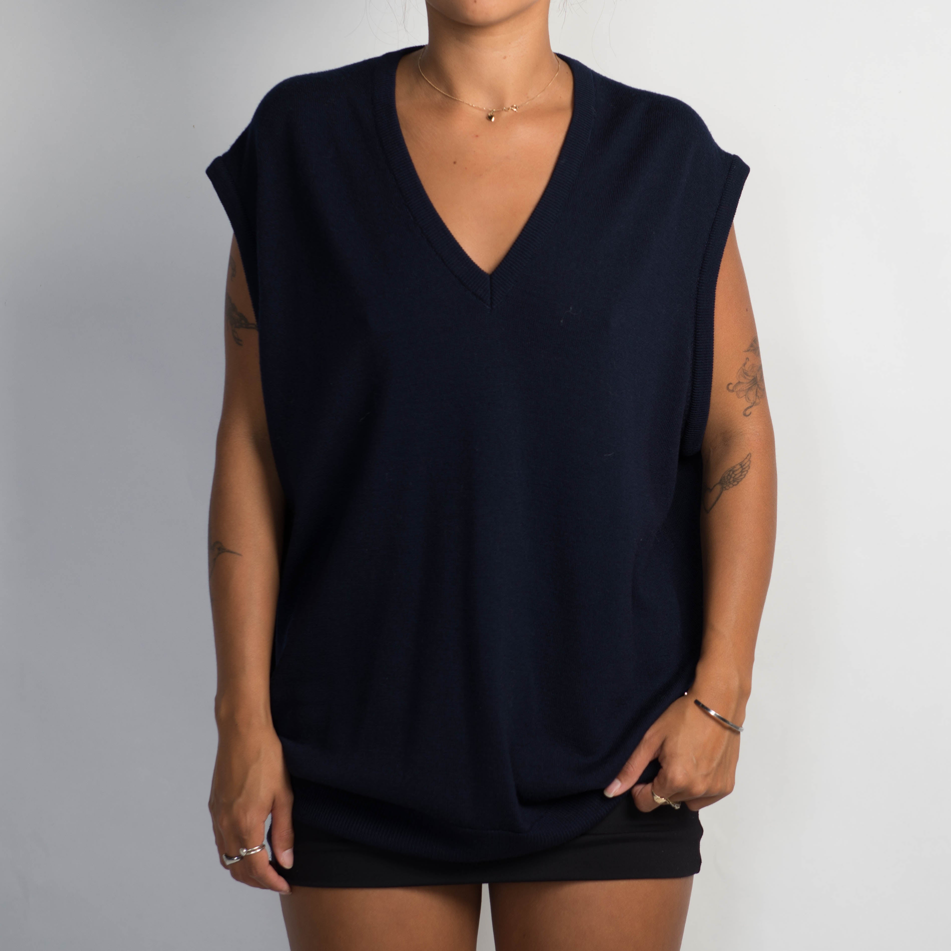NAVY WOOL KNIT VEST