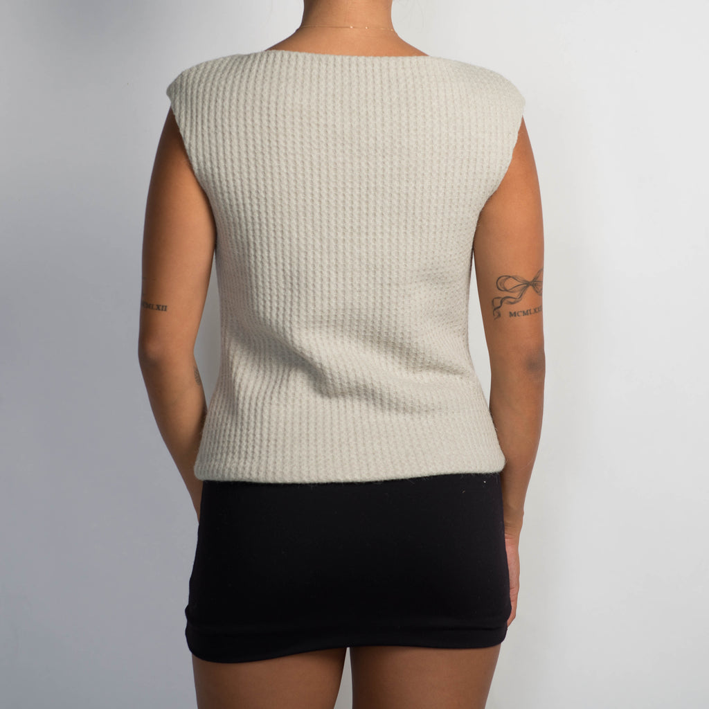 TEXTURED KNIT TOP