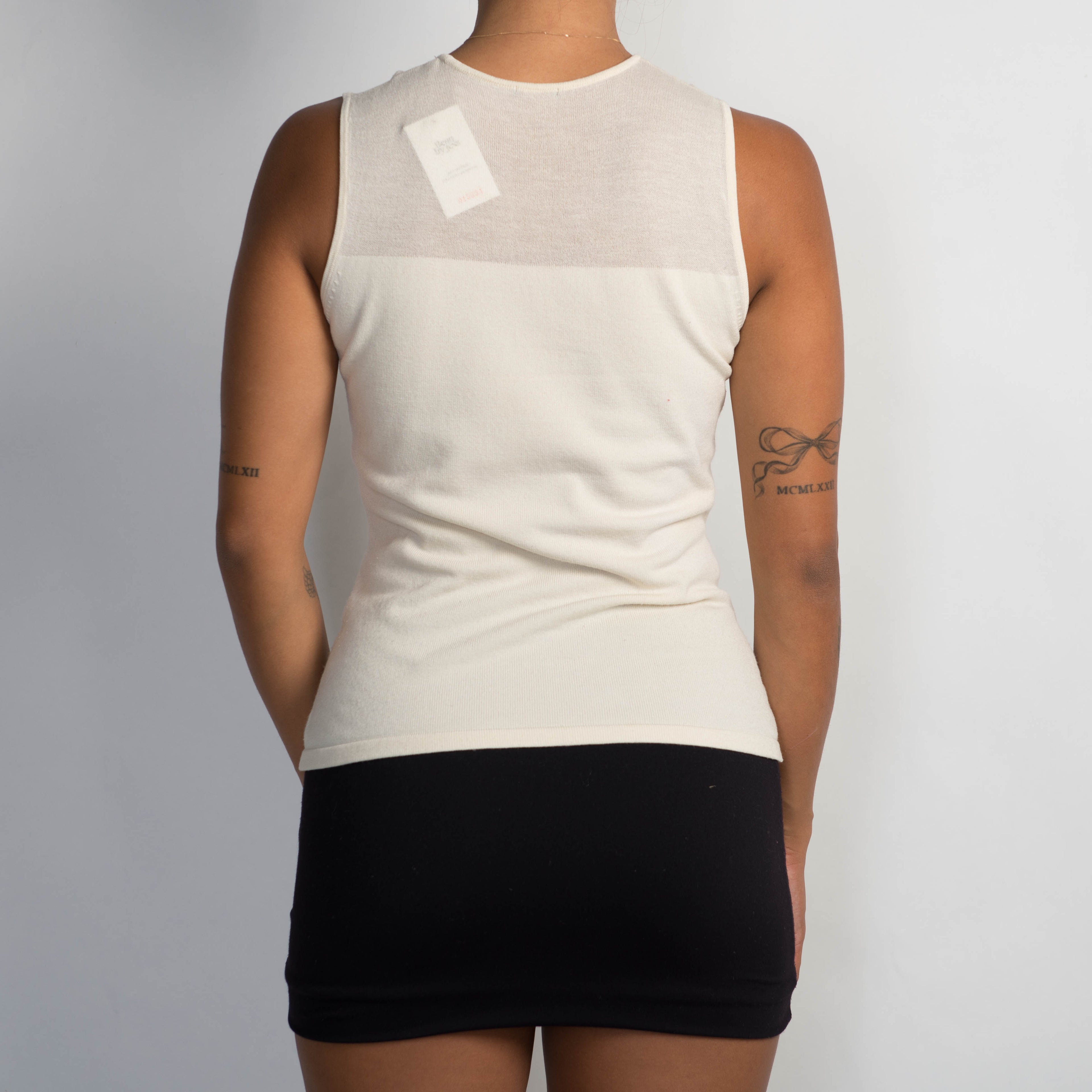 CREAM SLEEVELESS TOP