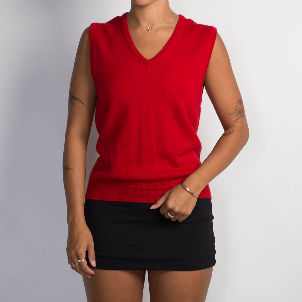 RED WOOL KNIT VEST