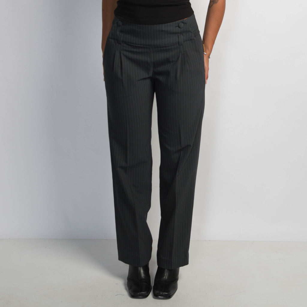 STRIPE PLEATED PANTS