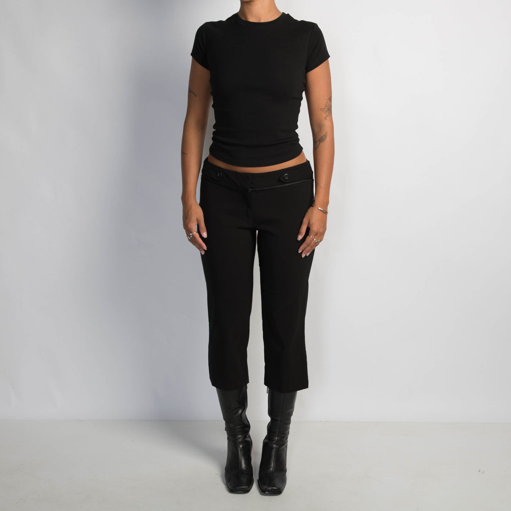 BLACK CAPRI PANTS