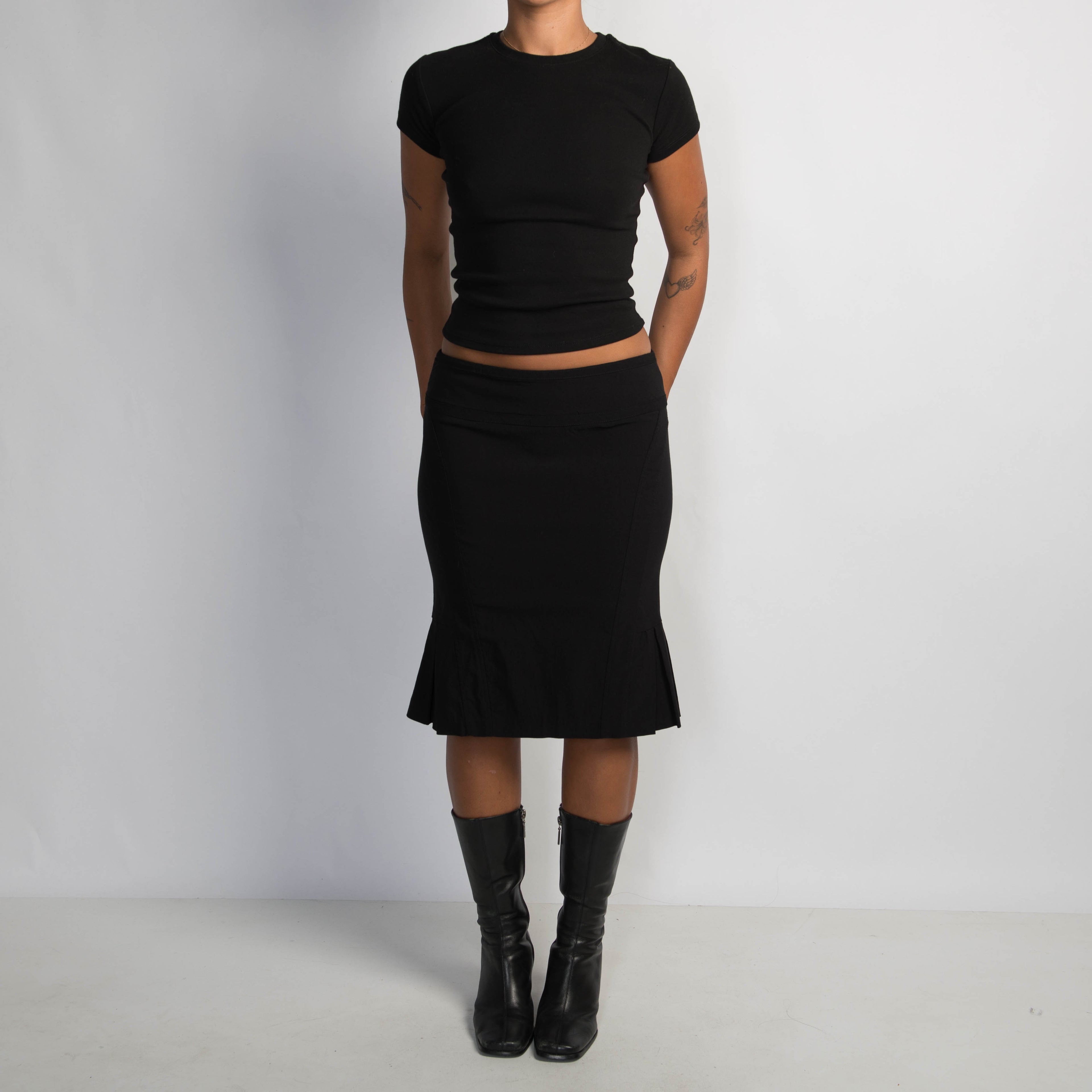 BLACK MIDI SKIRT