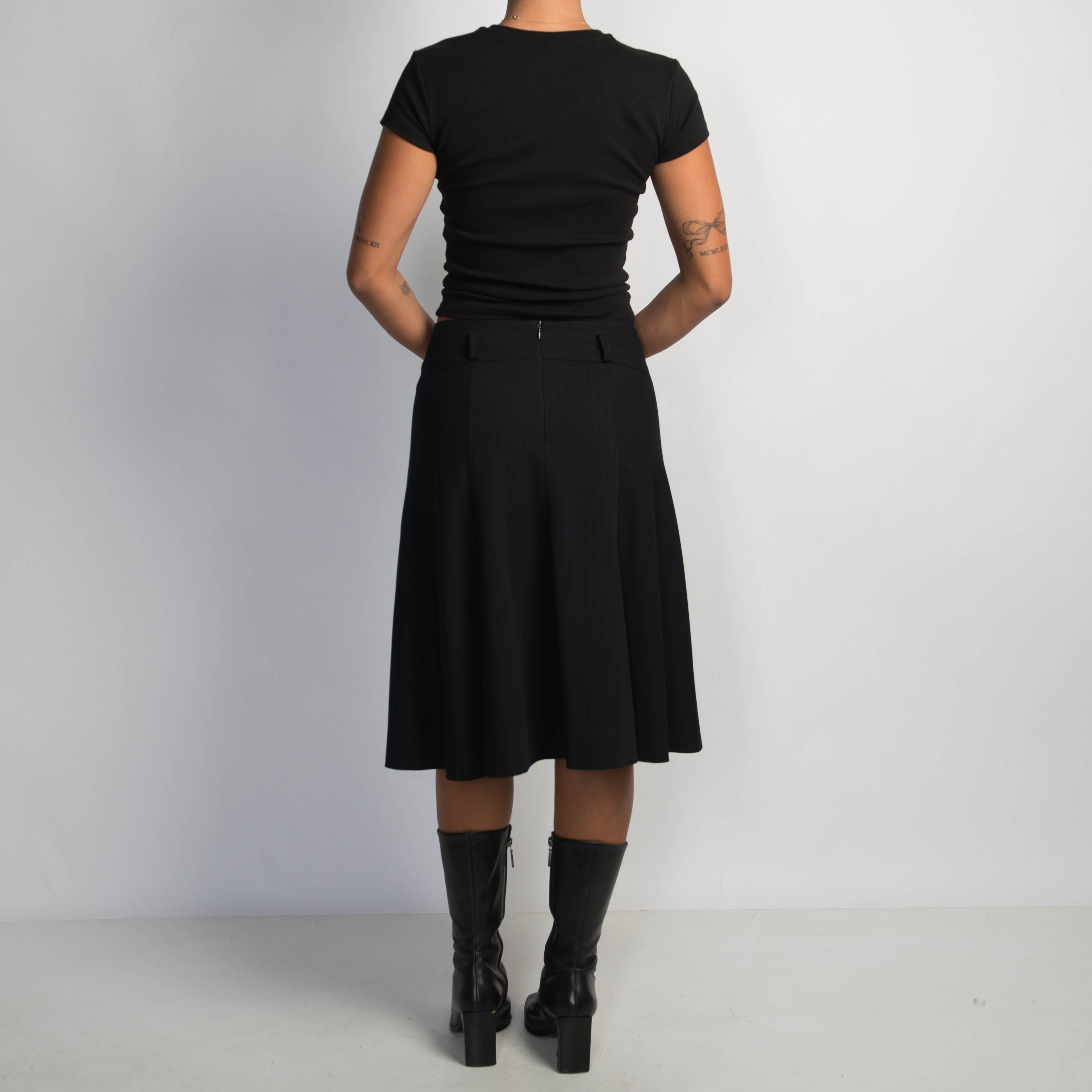 BLACK MIDI SKIRT