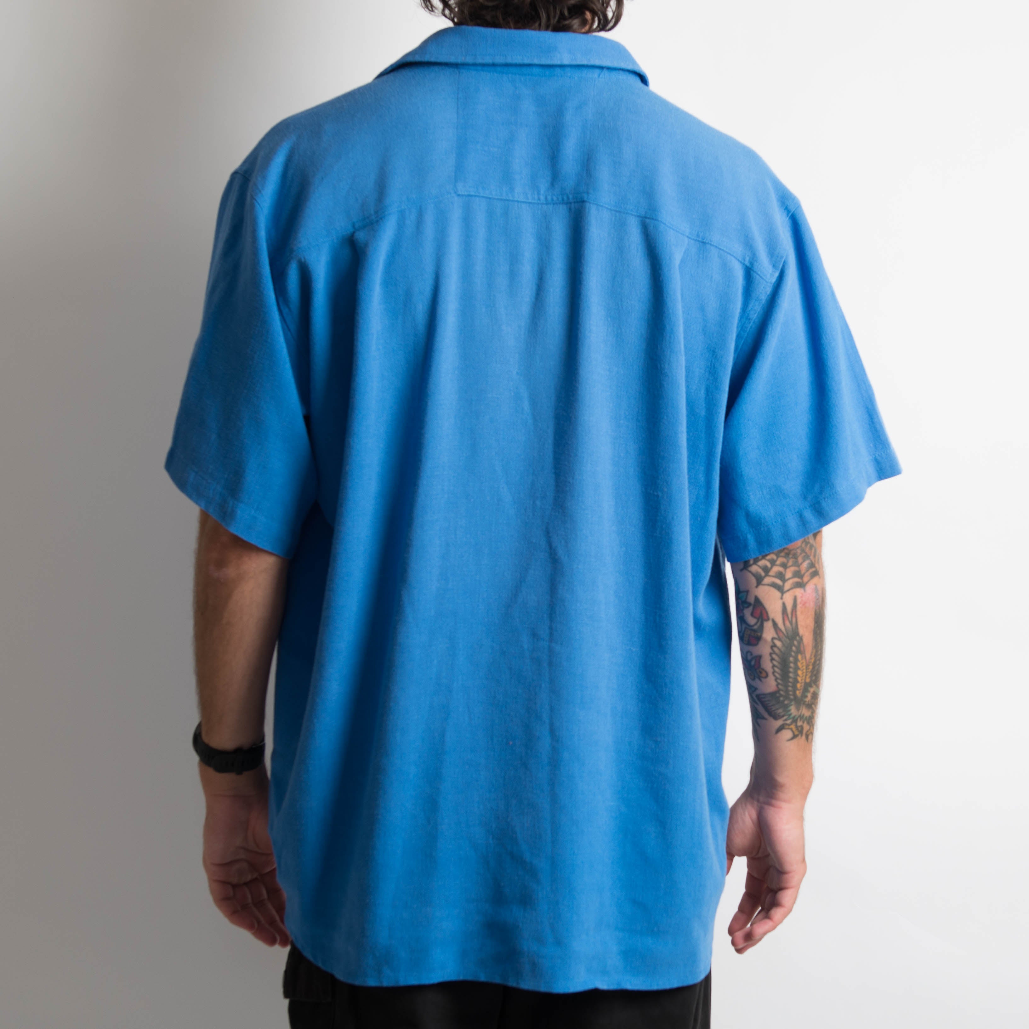 BRIGHT BLUE BUTTON UP