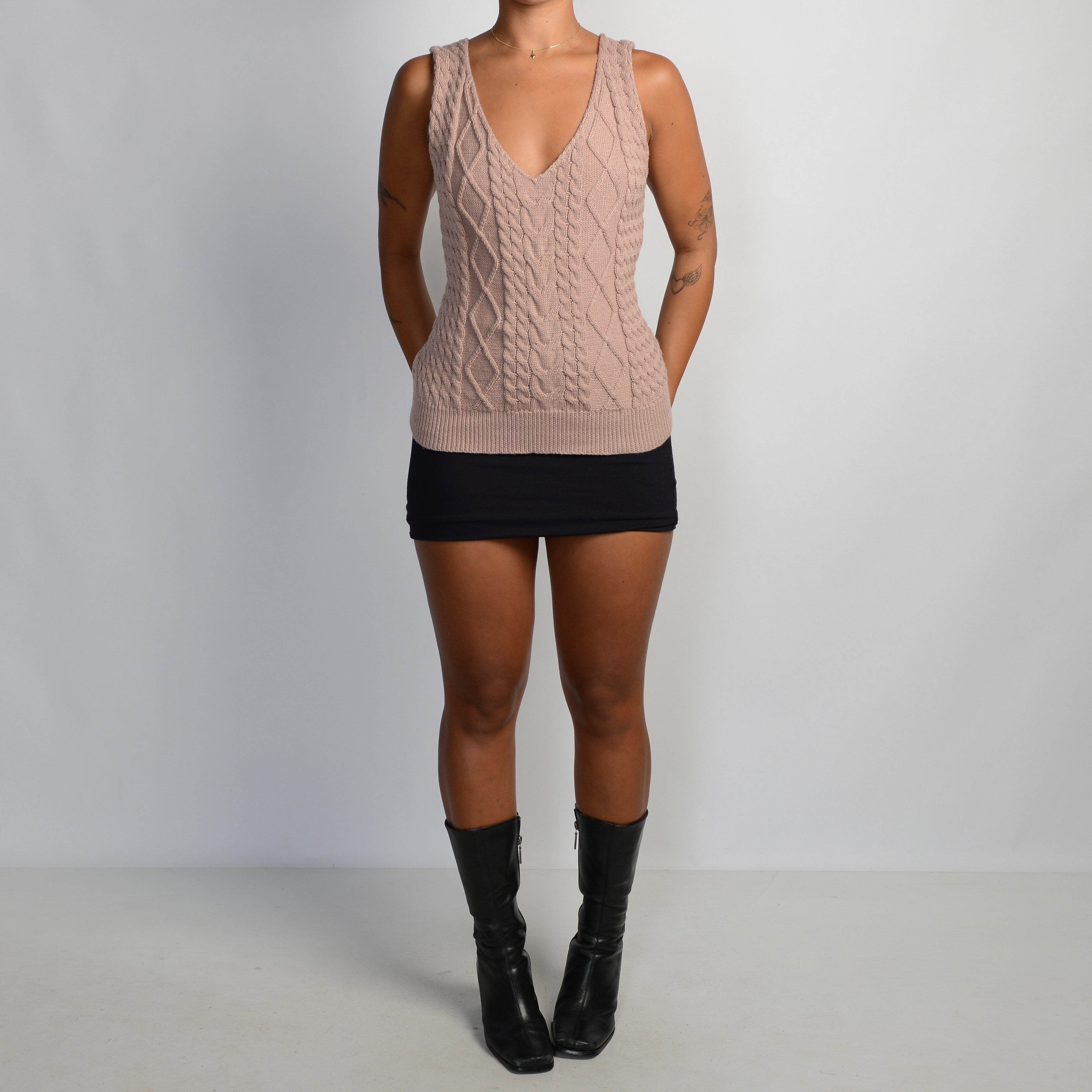 DUSTY PINK KNIT VEST