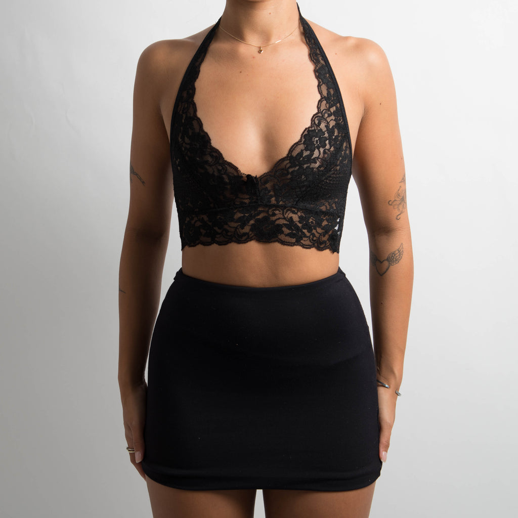 BLACK LACE BRALETTE