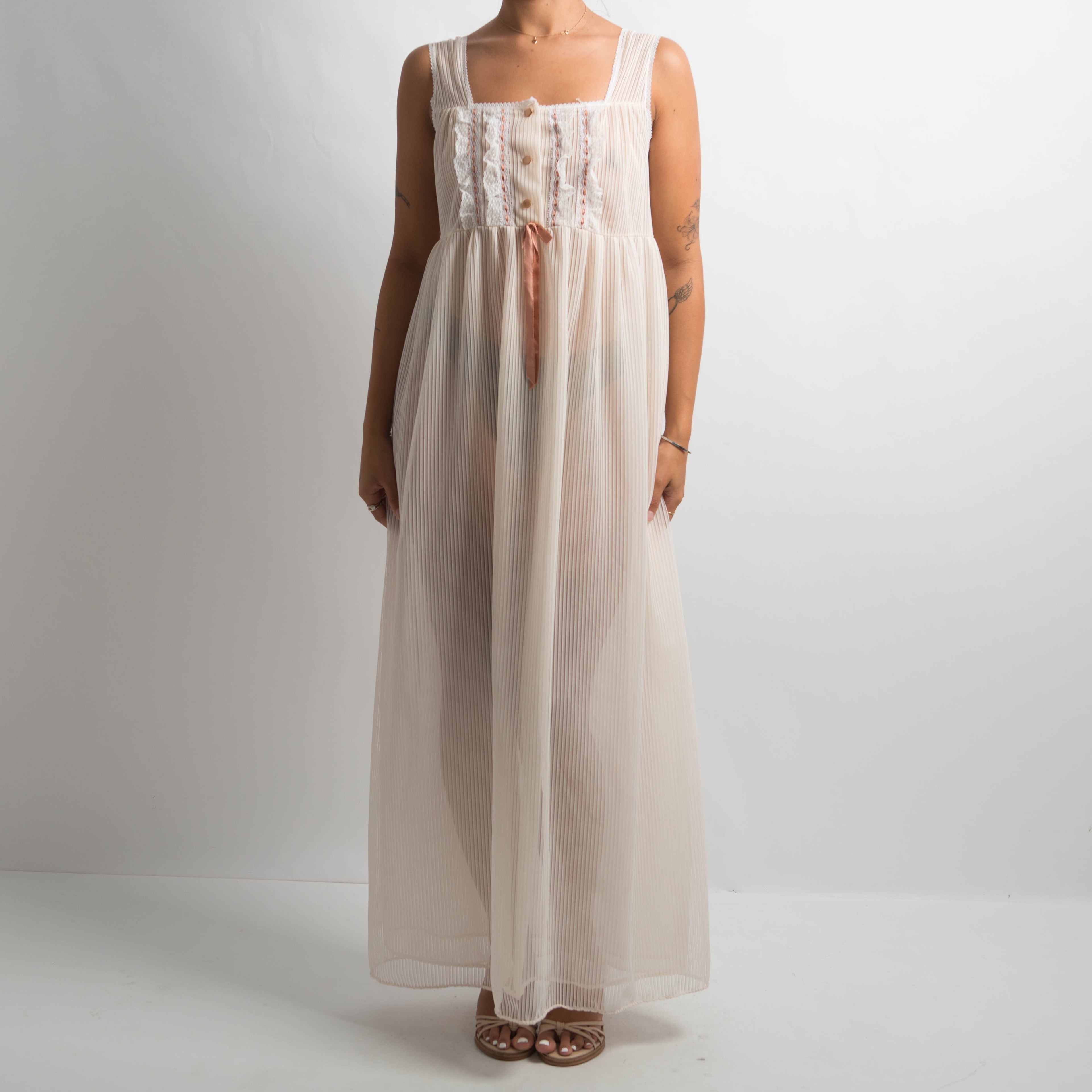CREAM TEXTURED NIGHTGOWN