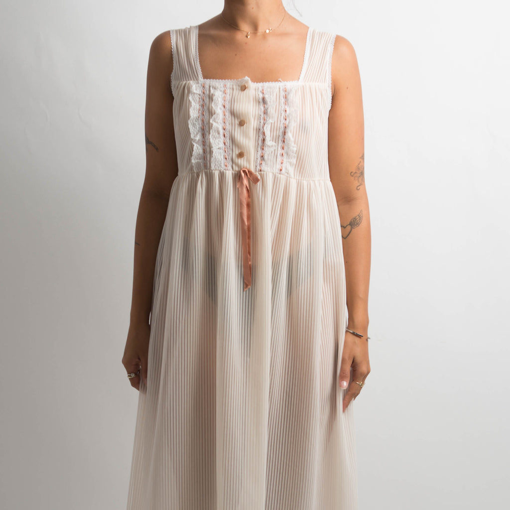 CREAM TEXTURED NIGHTGOWN