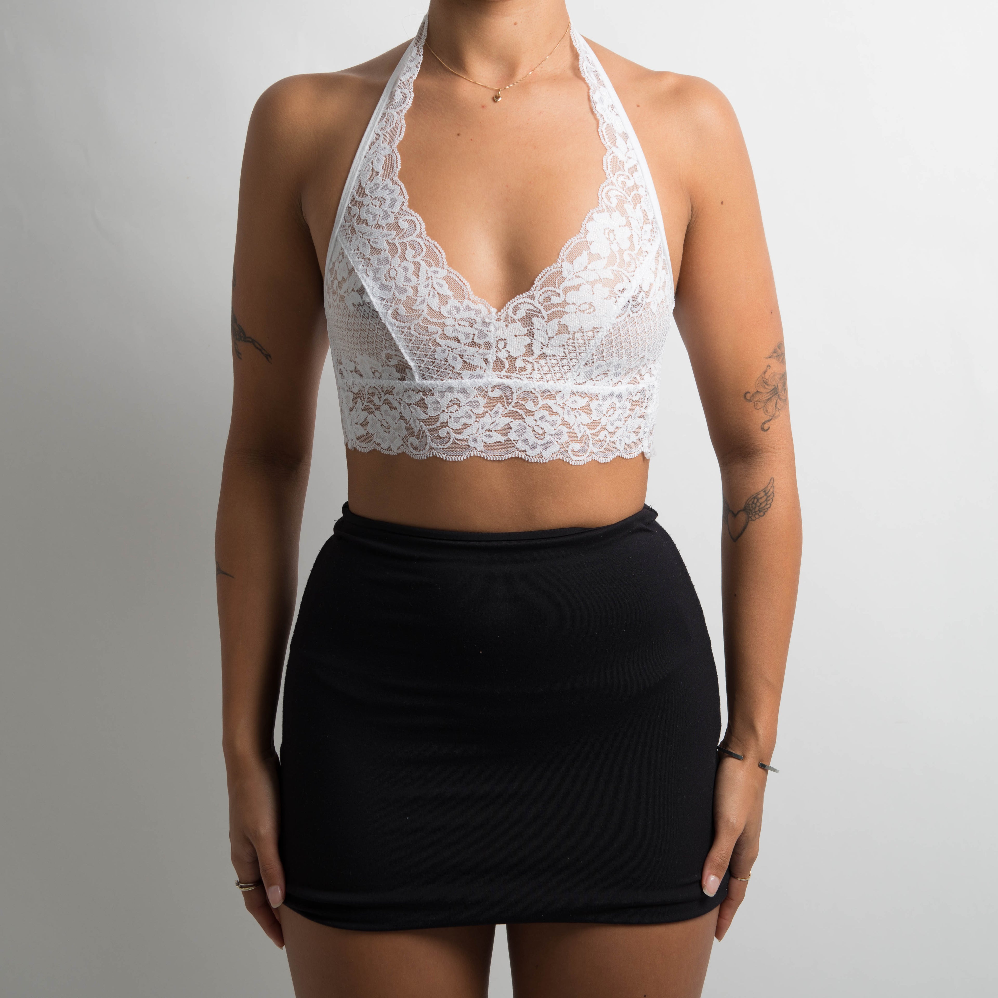 WHITE LACE BRALETTE