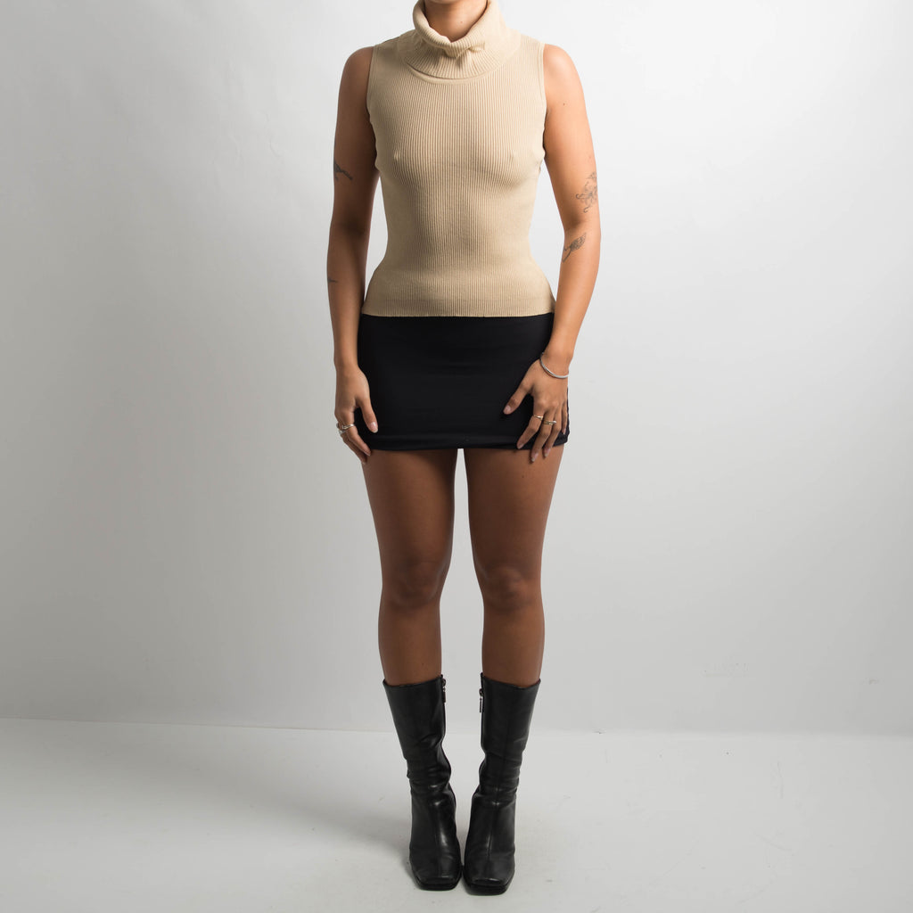 BEIGE SLEEVELESS TURTLENECK