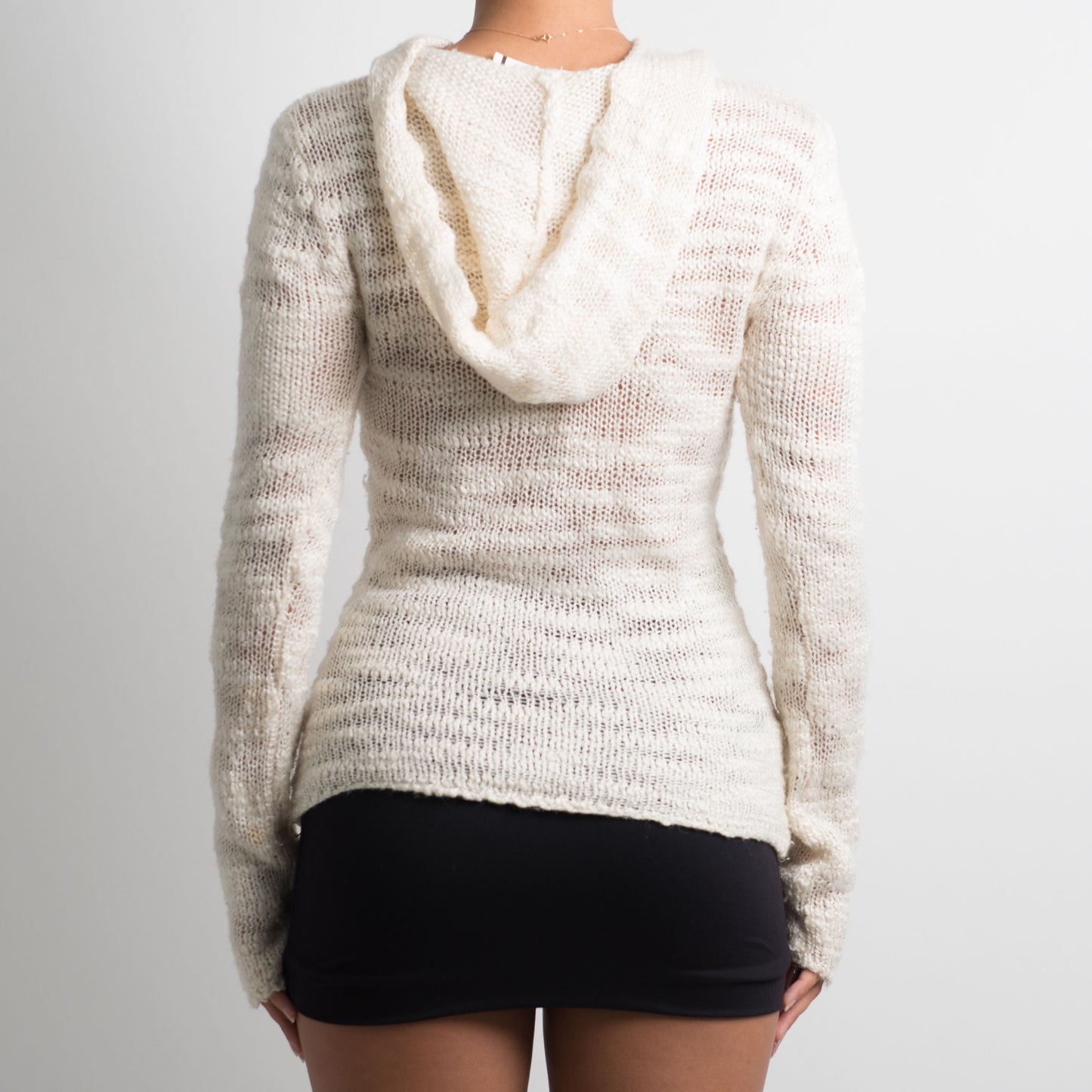 PULL À CAPUCHE EN TRICOT CRÈME